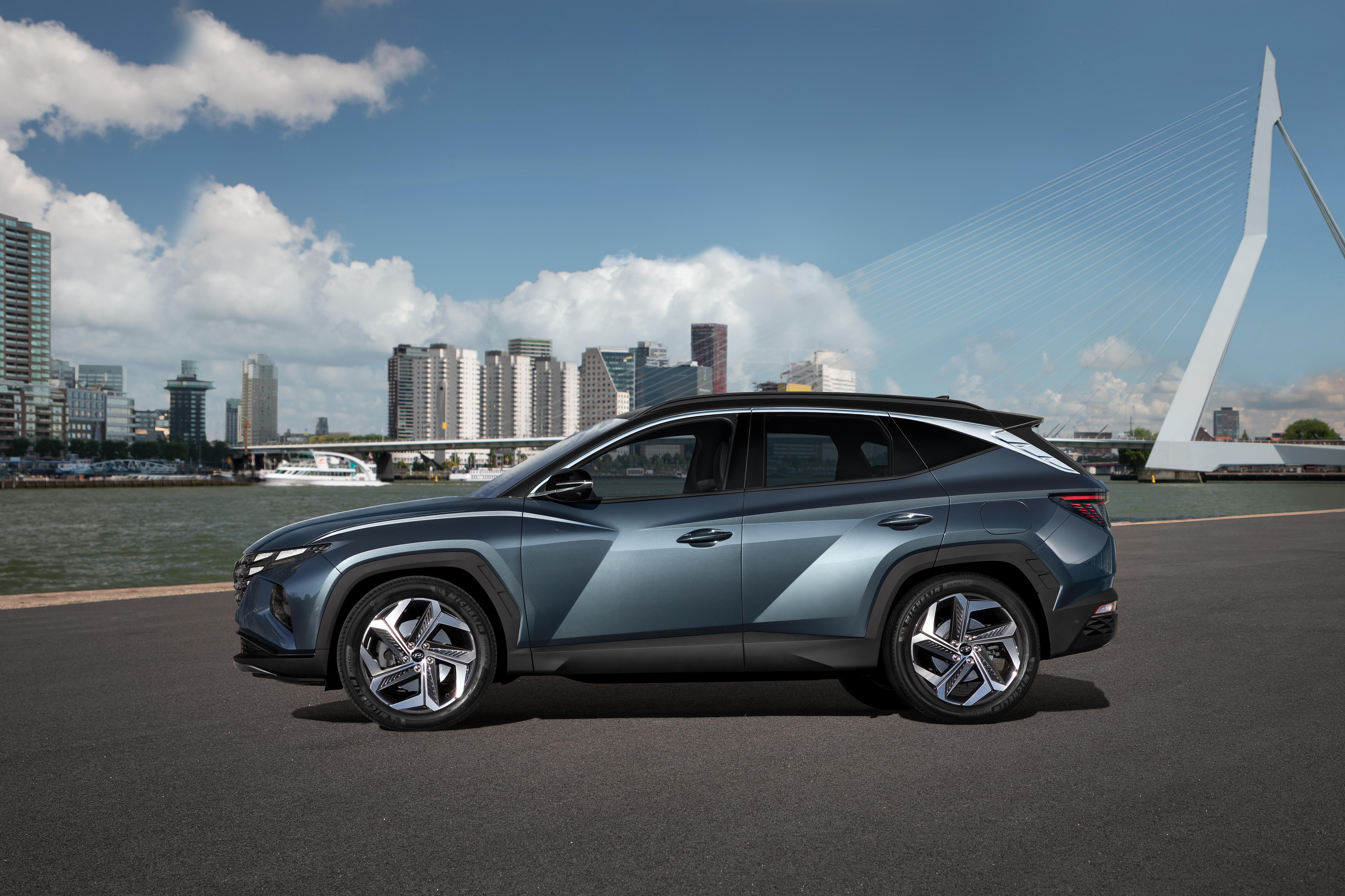 Download 2021 Hyundai Tucson Hybrid - Side HD Wallpaper 6720x4480 #4