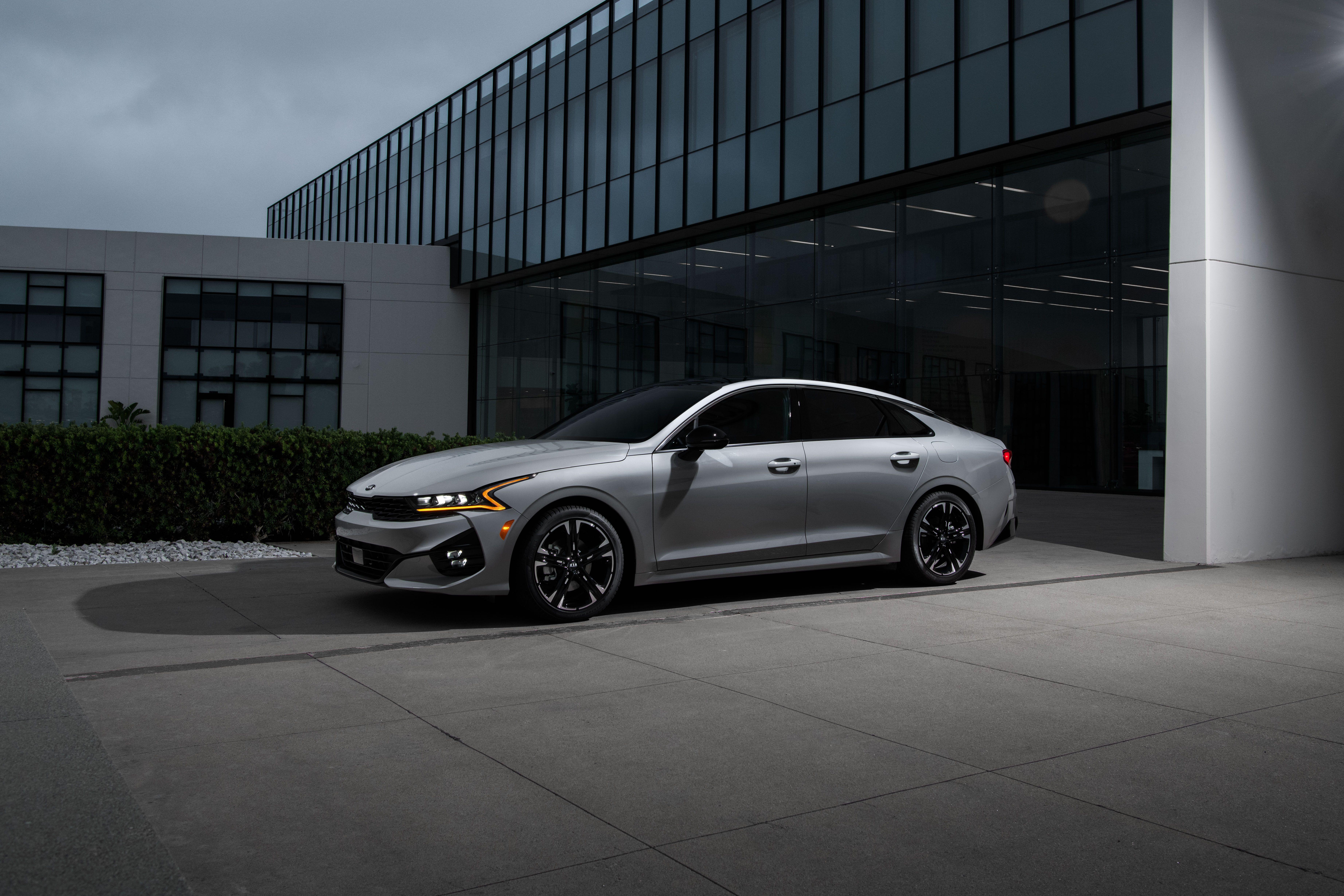 Download 2021 Kia K5 GT-Line AWD - Front Three-Quarter HD Wallpaper 7376x4917 #15