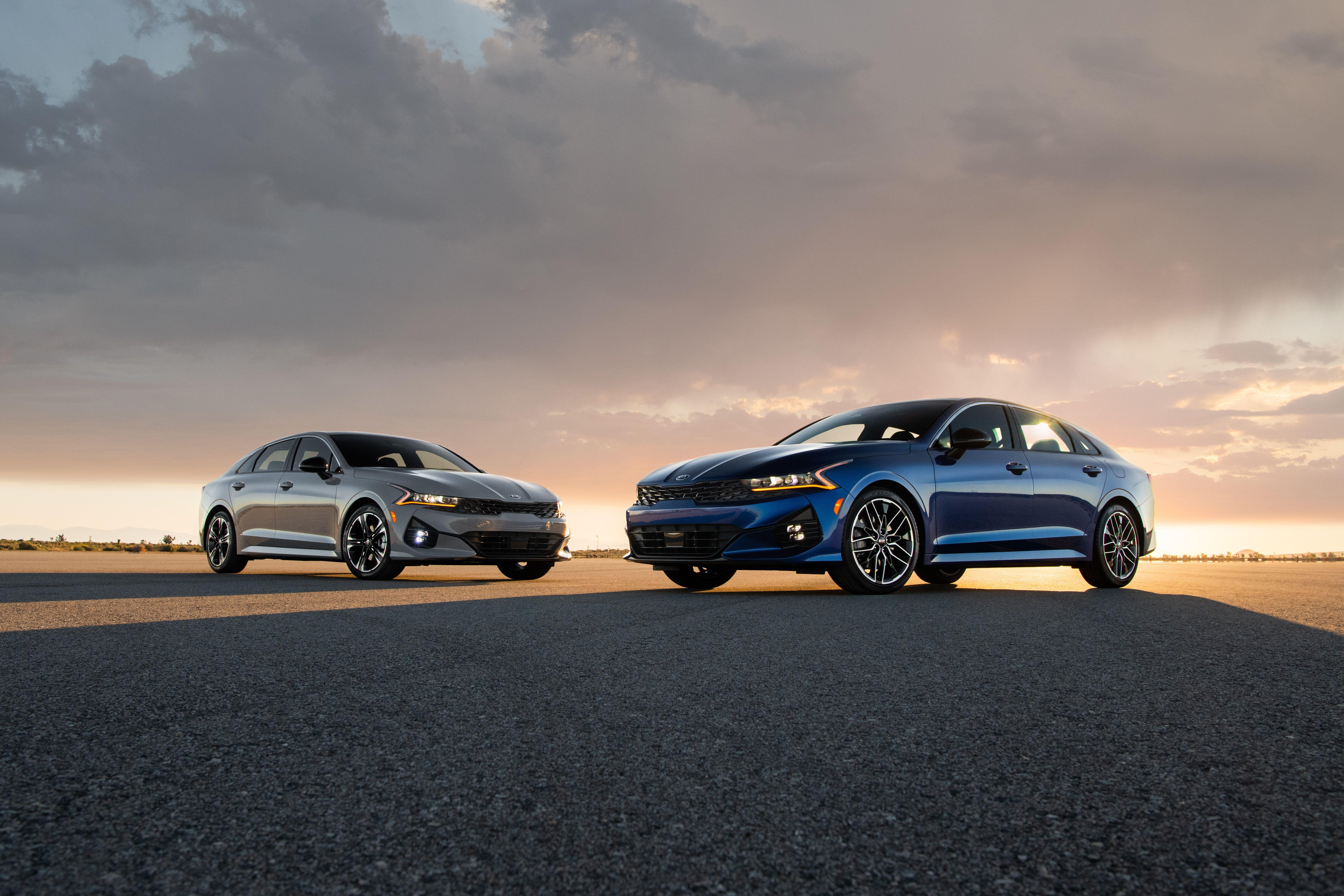 Download 2021 Kia K5 GT-Line AWD and Kia K5 GT - Front Three-Quarter HD Wallpaper 6917x4611 #13