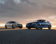 2021 Kia K5 GT and Kia K5 GT-Line AWD - Front Three-Quarter Wallpaper 190x150