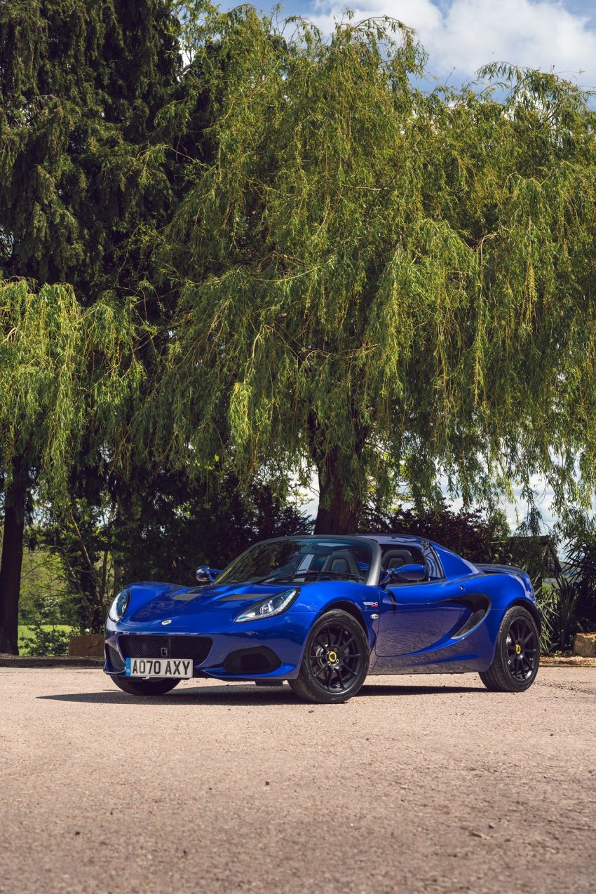2021 Lotus Elise Sport 240 Final Edition - Front Three-Quarter Phone Wallpaper 850x1275 #38