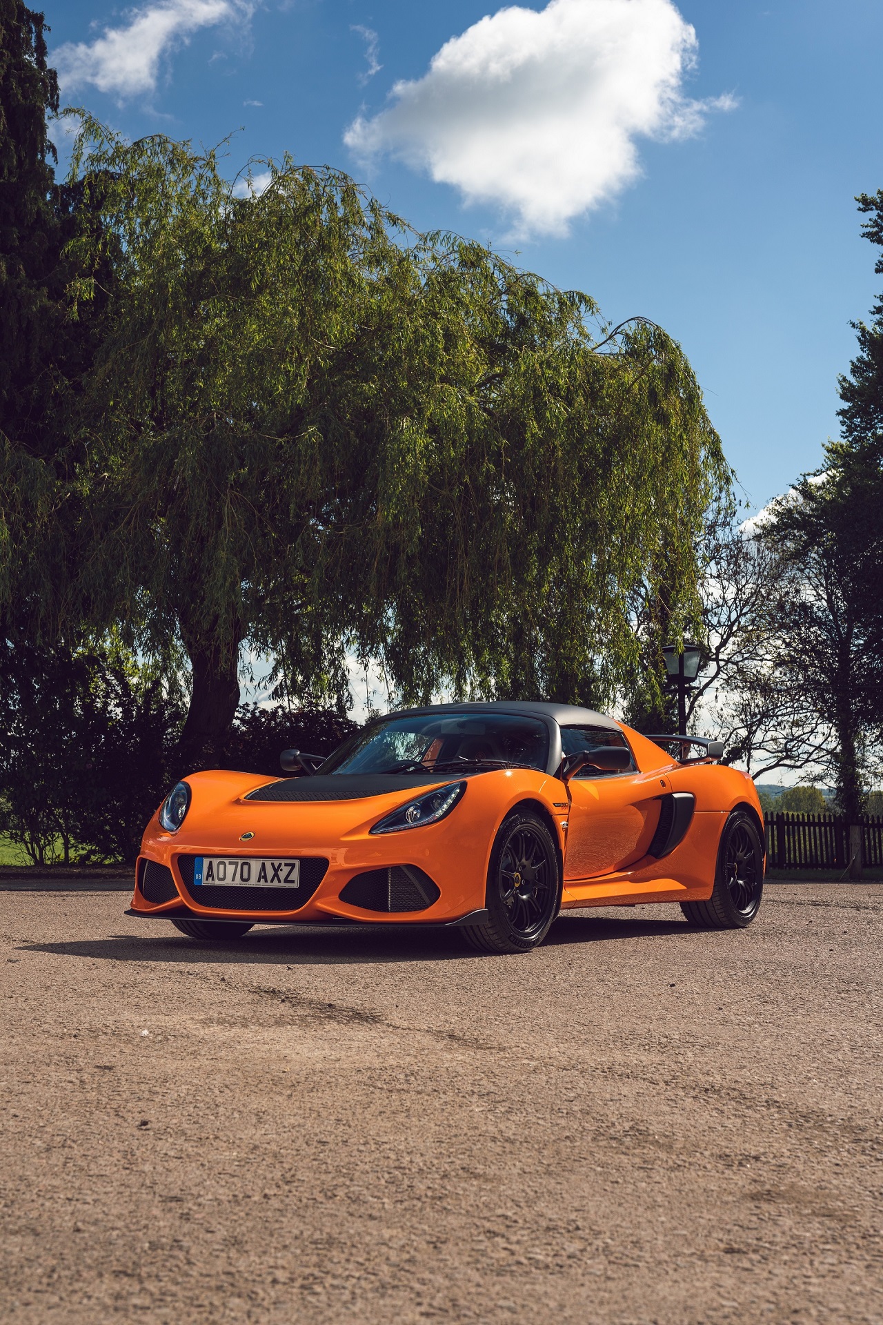 Download 2021 Lotus Exige Sport 390 Final Edition - Front Three-Quarter HD Phone Wallpaper 1280x1920 #57