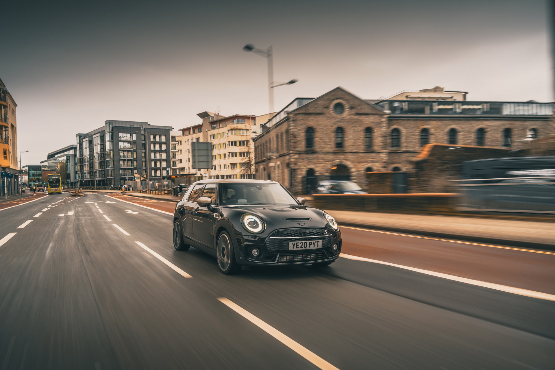 Download 2021 Mini Clubman Cooper S Shadow Edition - Front Three-Quarter HD Wallpaper 1920x1280 #8