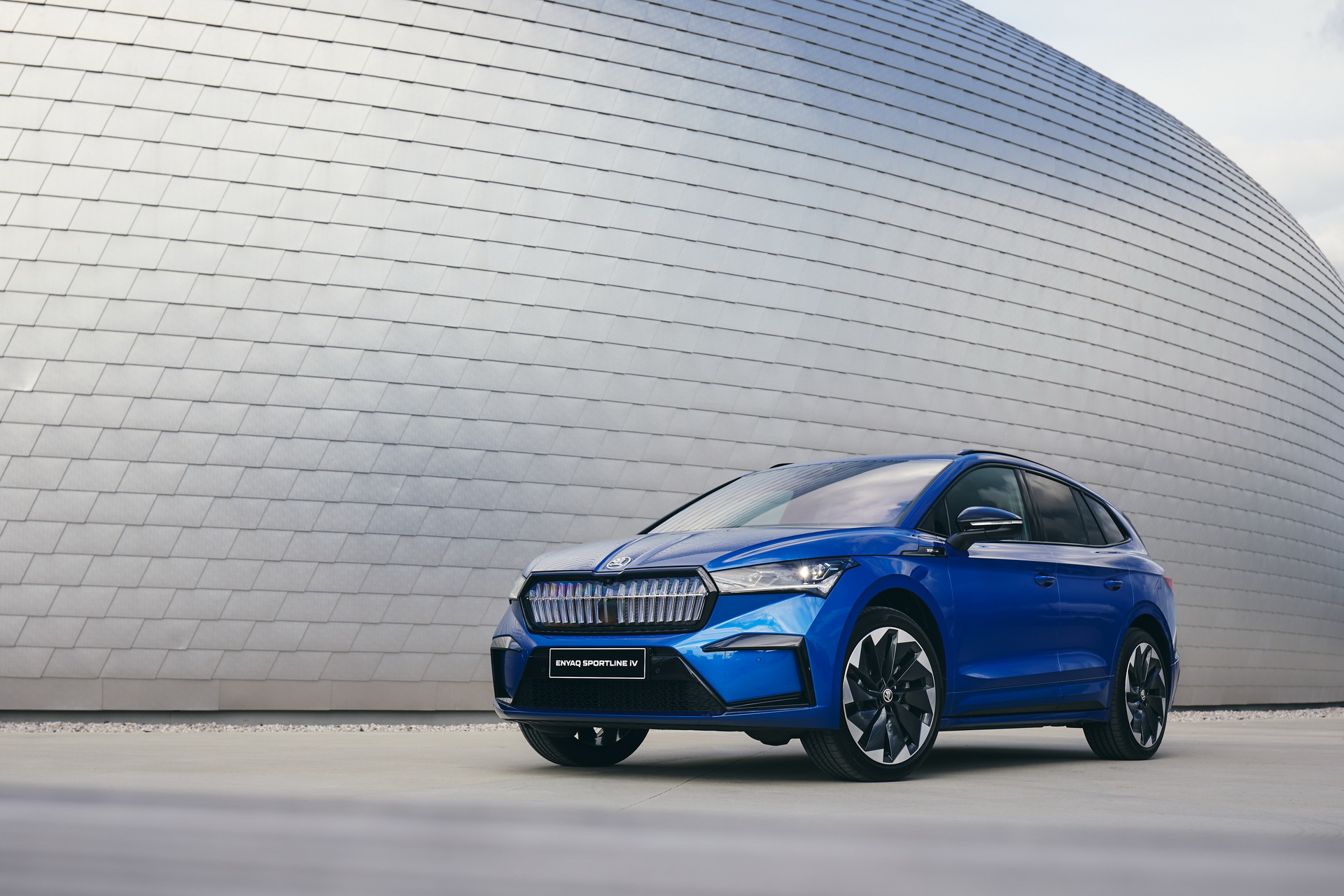 Download 2021 Skoda Enyaq Sportline iV 80x - Front Three-Quarter HD Wallpaper 1920x1280 #32