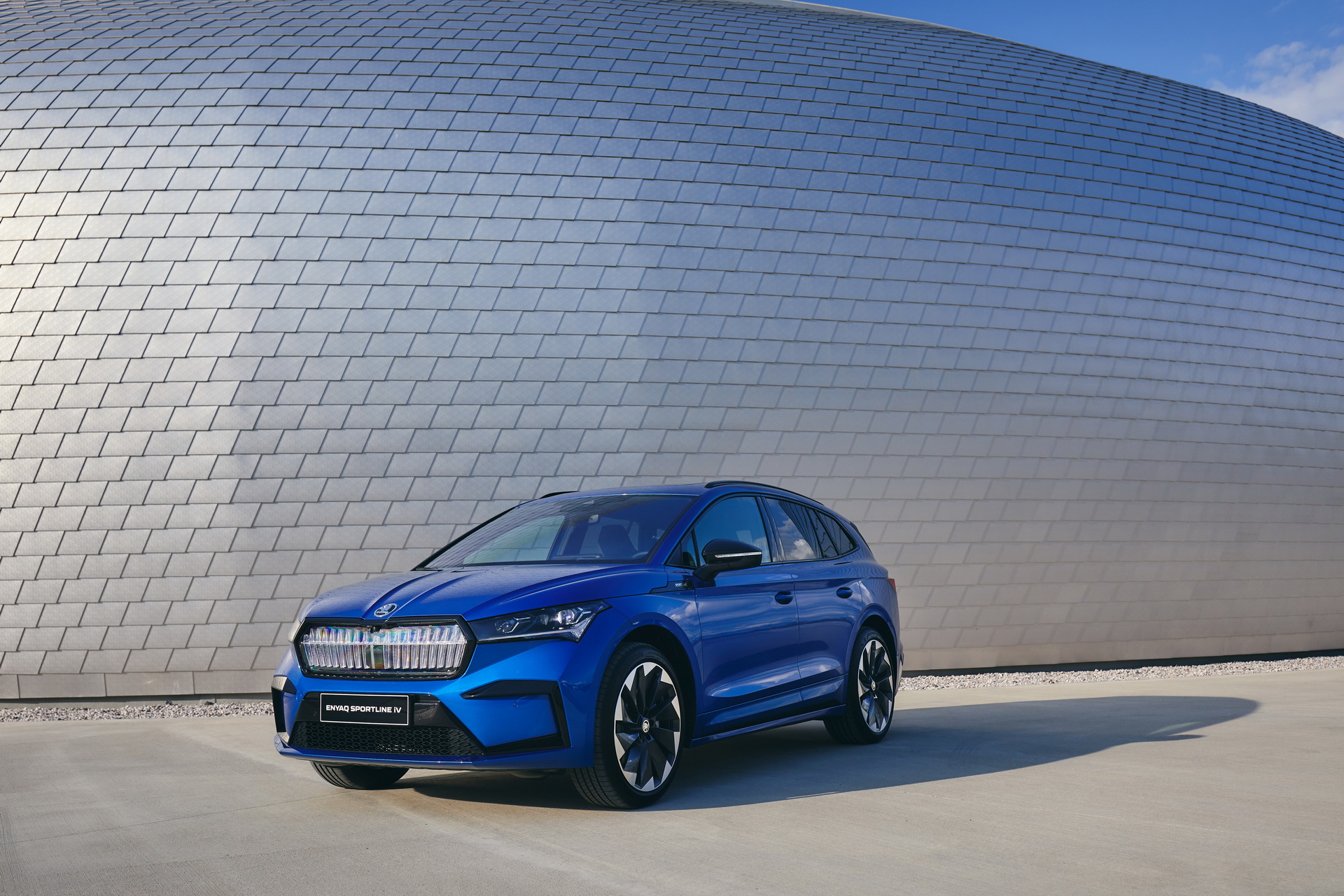 Download 2021 Skoda Enyaq Sportline iV 80x - Front Three-Quarter HD Wallpaper 1920x1280 #33