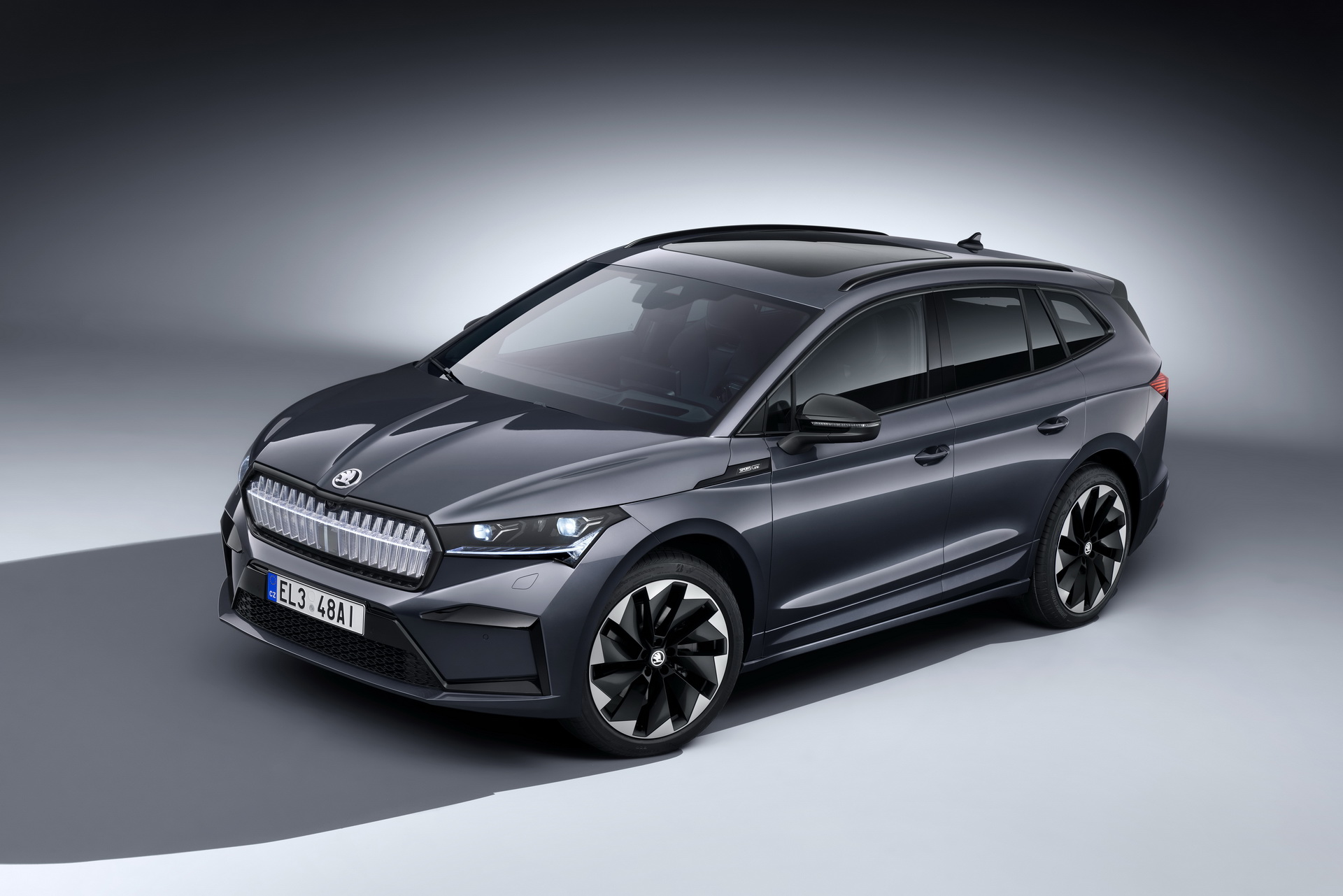 Download 2021 Skoda Enyaq Sportline iV 80x - Front Three-Quarter HD Wallpaper 1920x1281 #86