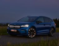 2021 Skoda Enyaq Sportline iV 80x - Front Three-Quarter Wallpaper 190x150