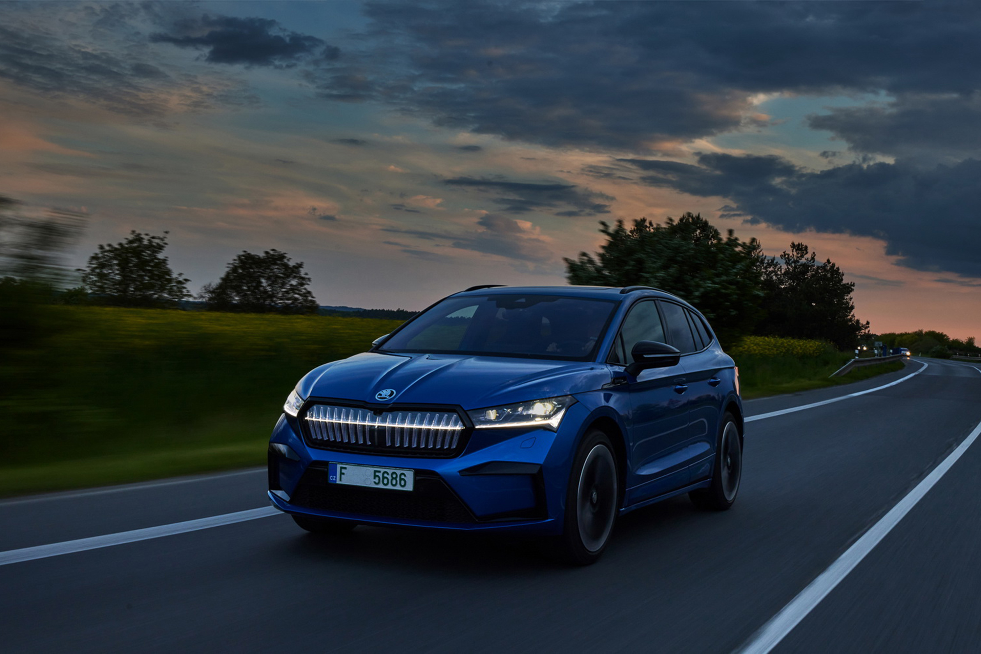 Download 2021 Skoda Enyaq Sportline iV 80x - Front Three-Quarter HD Wallpaper 1920x1280 #49
