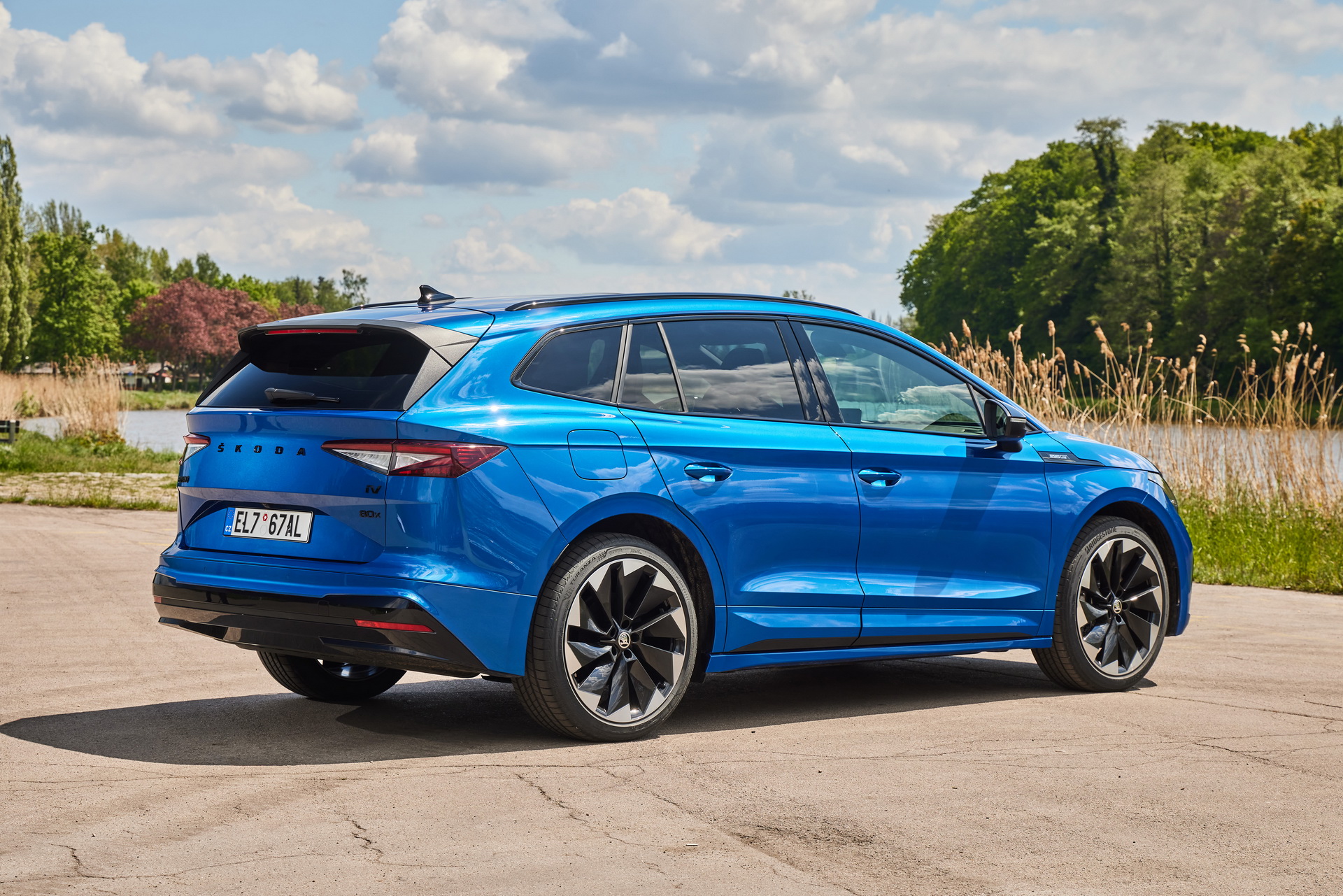 Download 2021 Skoda Enyaq Sportline iV 80x - Rear Three-Quarter HD Wallpaper 1920x1281 #14