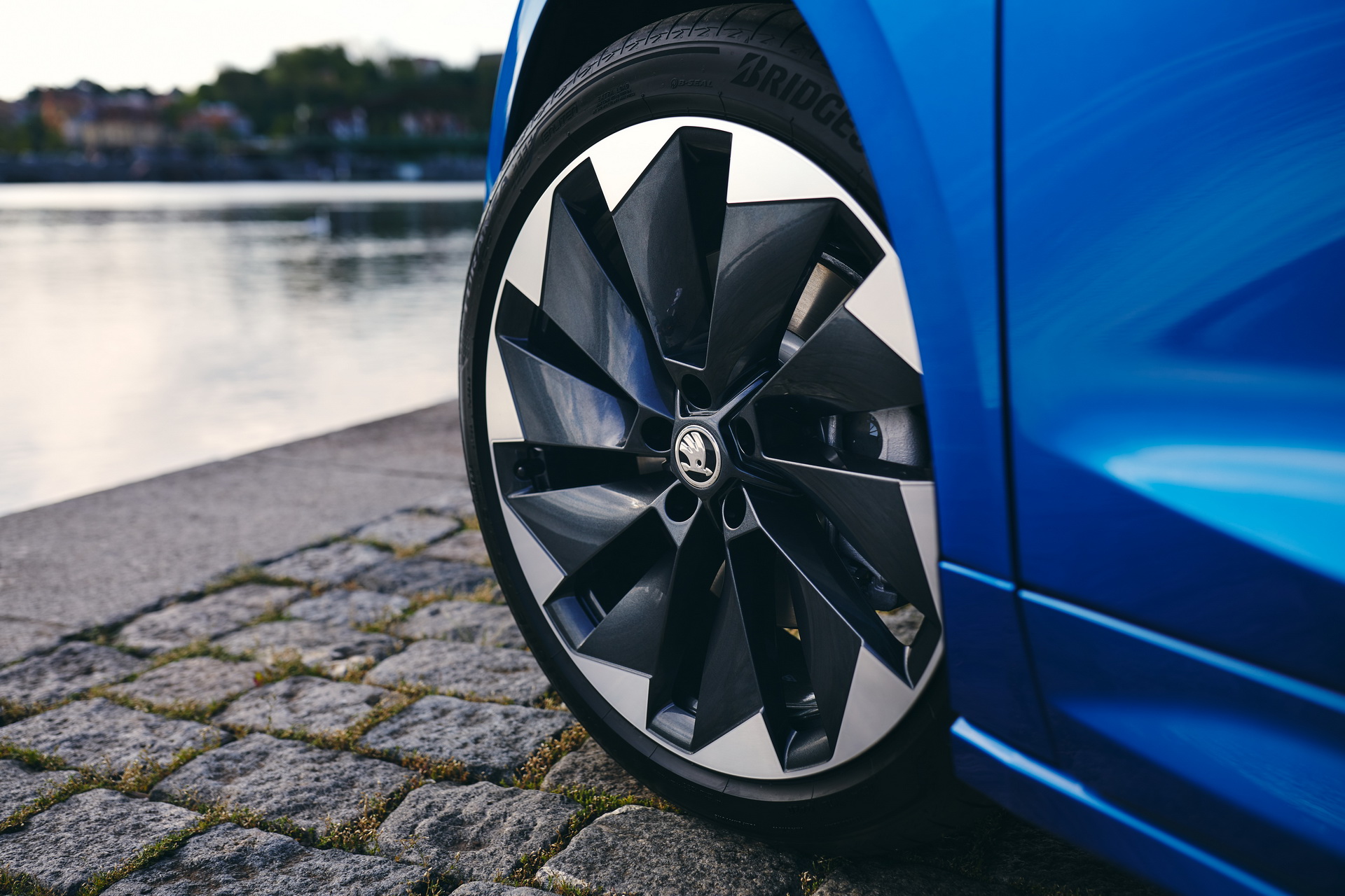 Download 2021 Skoda Enyaq Sportline iV 80x - Wheel HD Wallpaper 1920x1280 #64