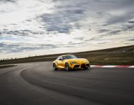 2021 Toyota GR Supra 2.0 [US-spec] - Front Three-Quarter Wallpaper 190x150