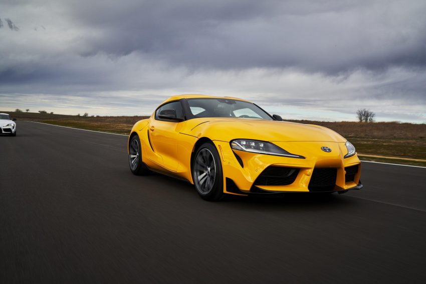 2021 Toyota GR Supra 2.0 [US-spec] - Front Three-Quarter Wallpaper 850x566 #1