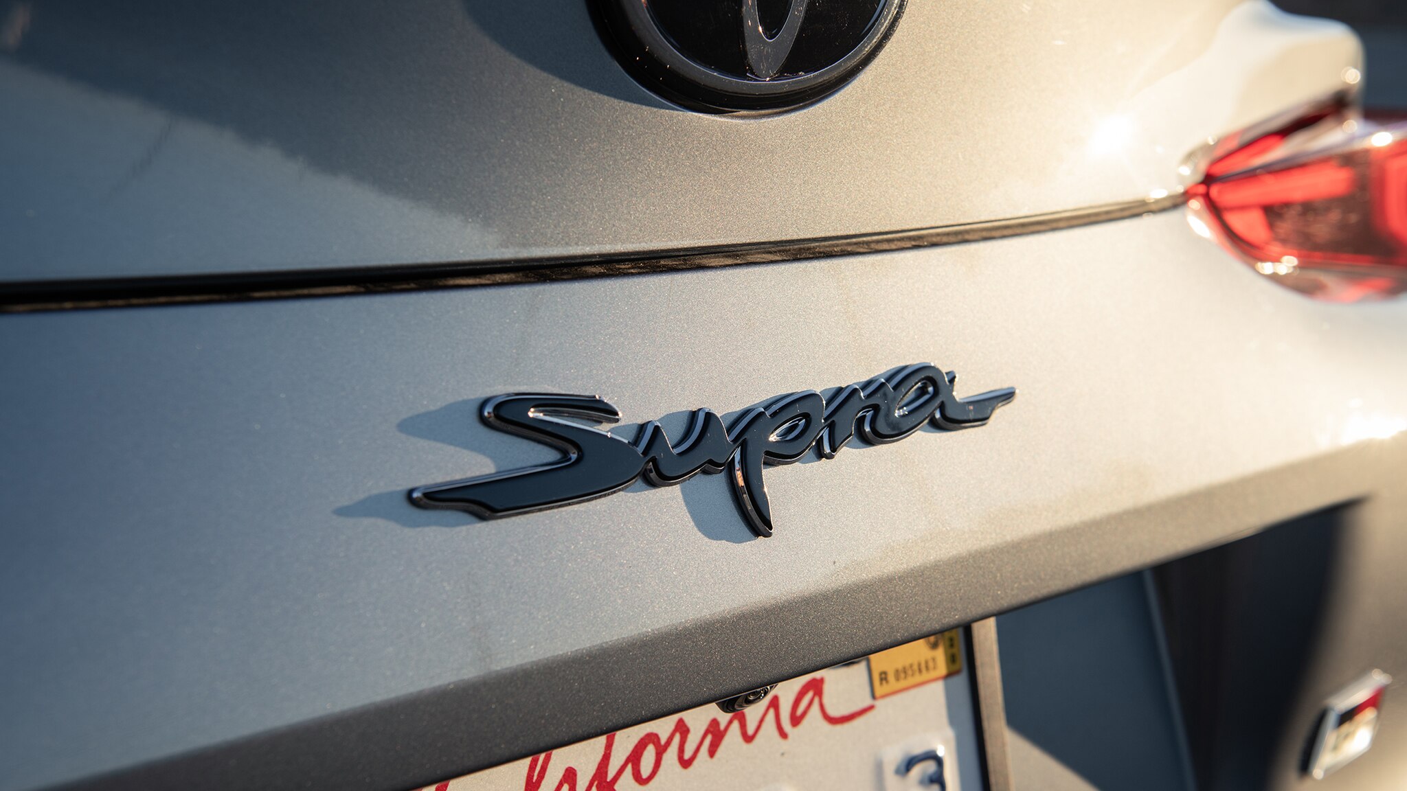 Download 2021 Toyota GR Supra 3.0 Premium - Badge HD Wallpaper 2048x1152 #16