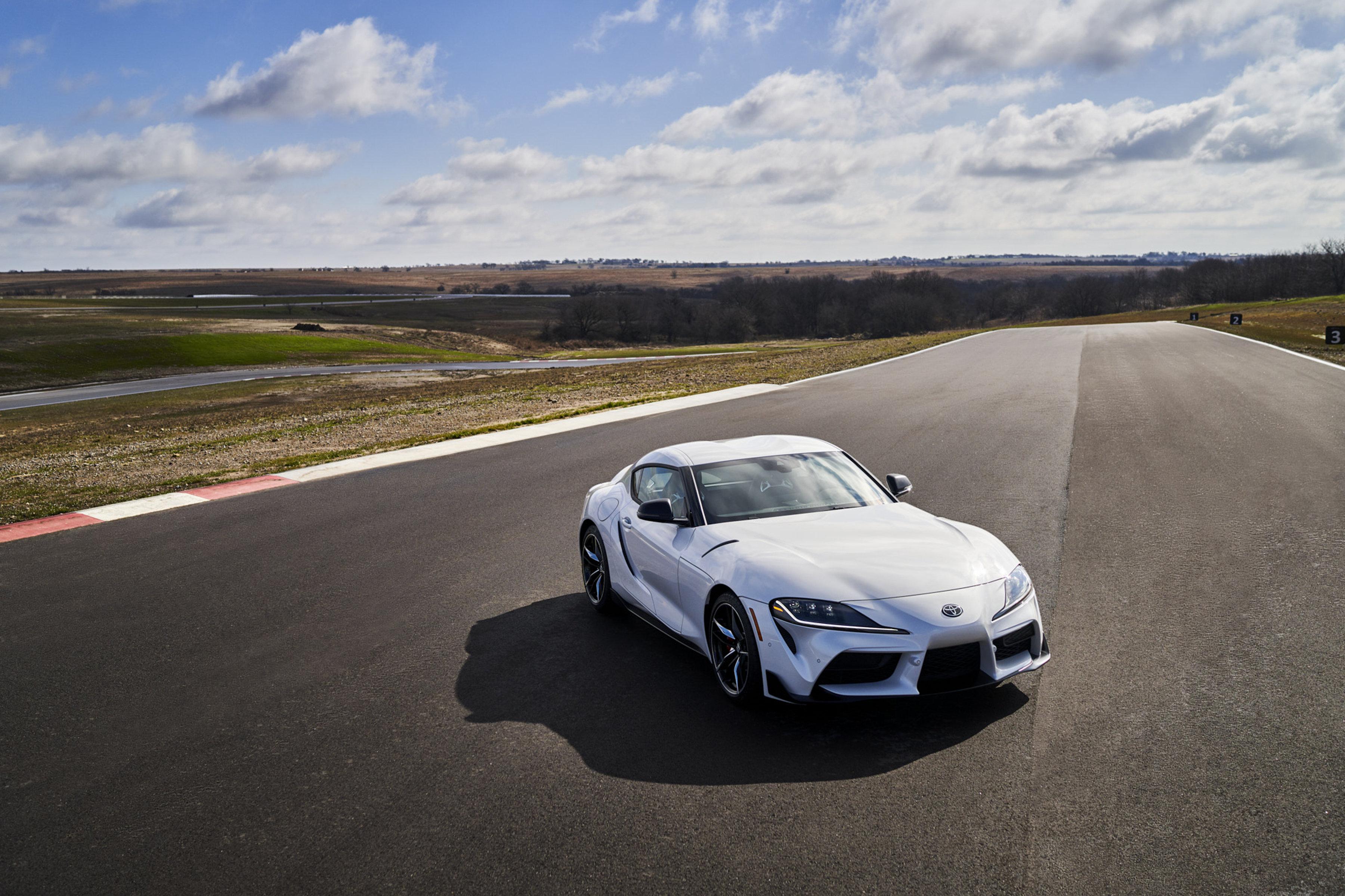 Download 2021 Toyota GR Supra 3.0 Premium [US-spec] - Front Three-Quarter HD Wallpaper 3600x2399 #36