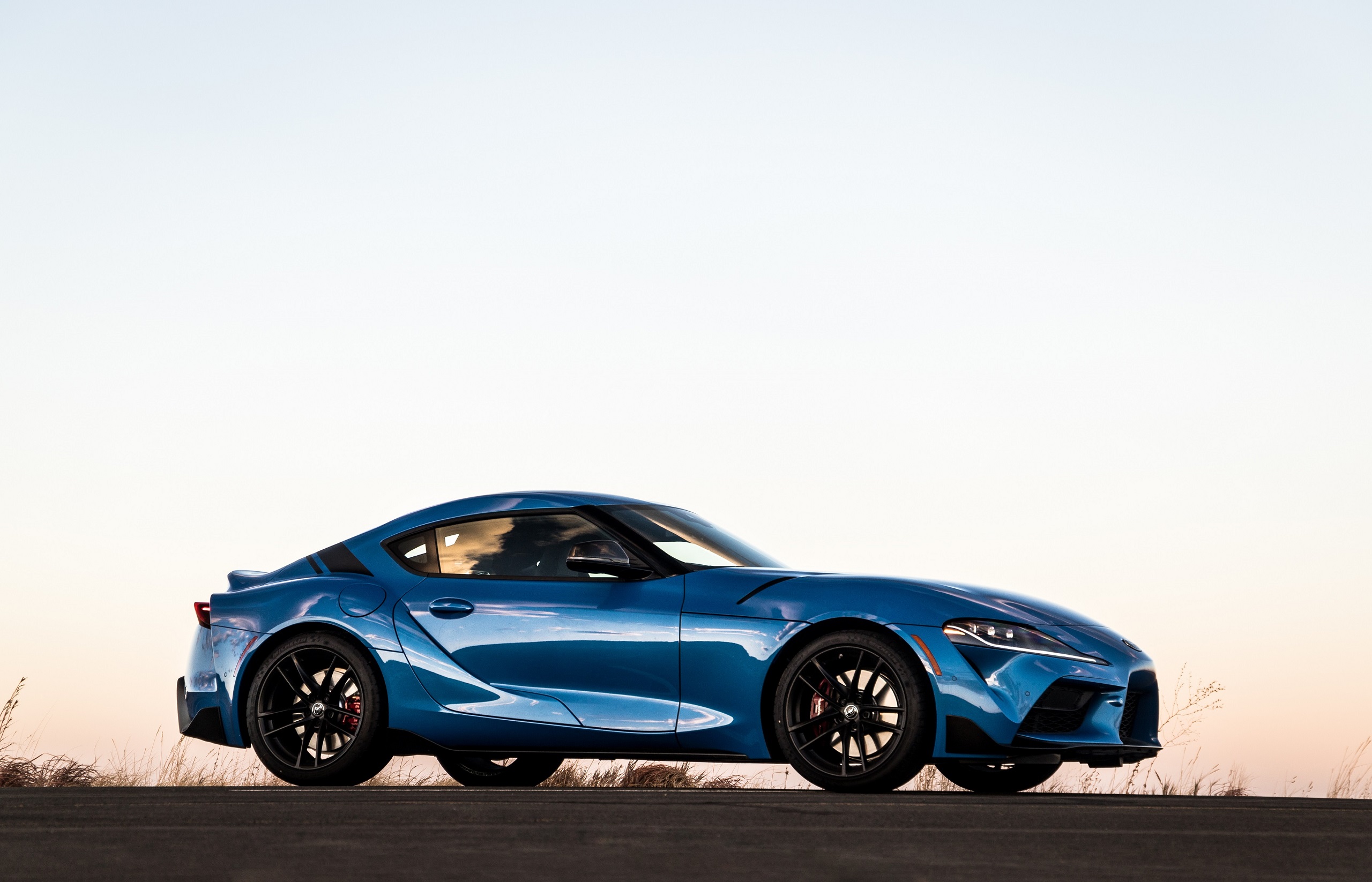 Download 2021 Toyota GR Supra A91 Edition - Front Three-Quarter HD Wallpaper 2560x1646 #19