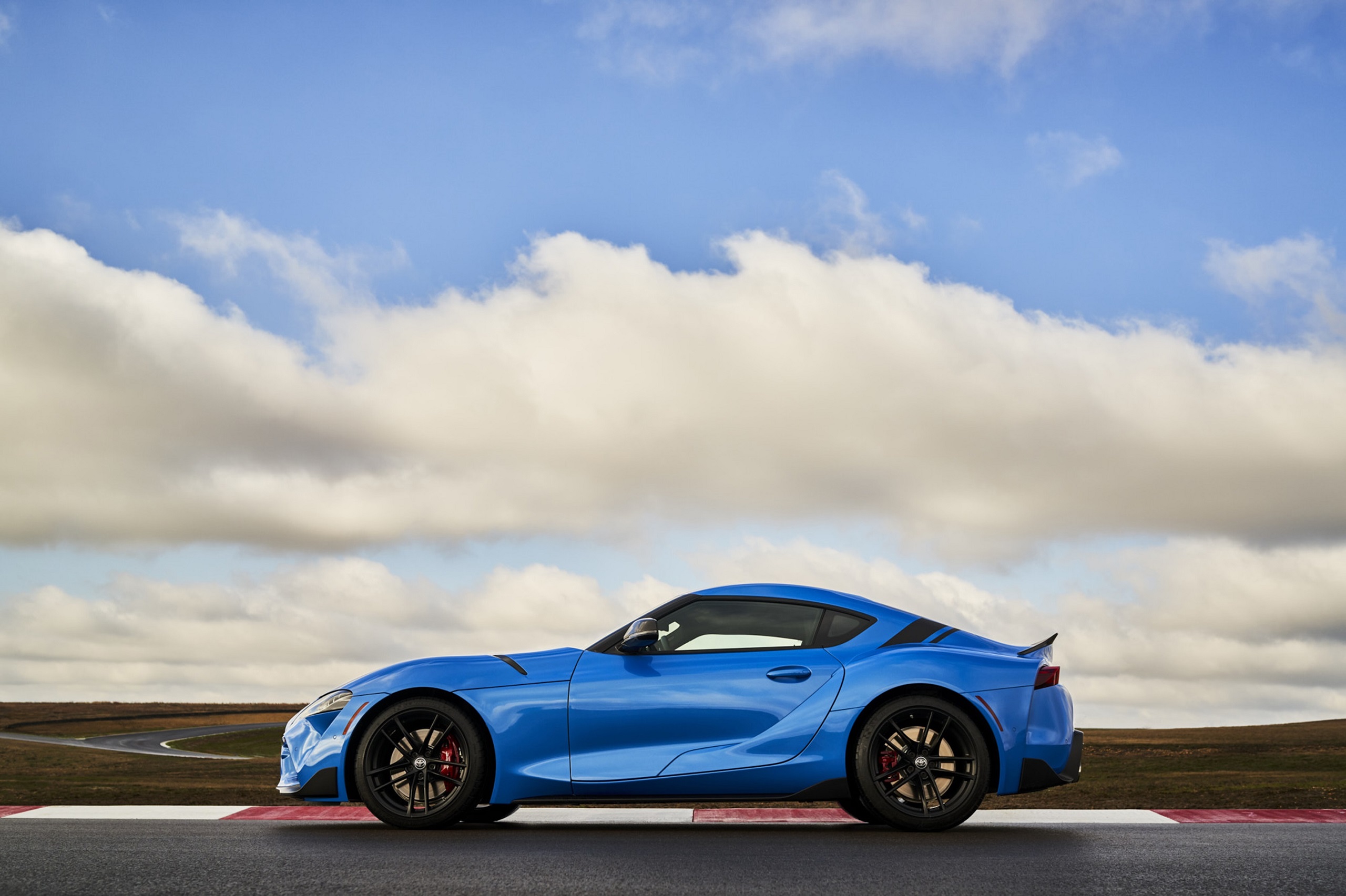 Download 2021 Toyota GR Supra A91 Edition - Side HD Wallpaper 2560x1705 #12