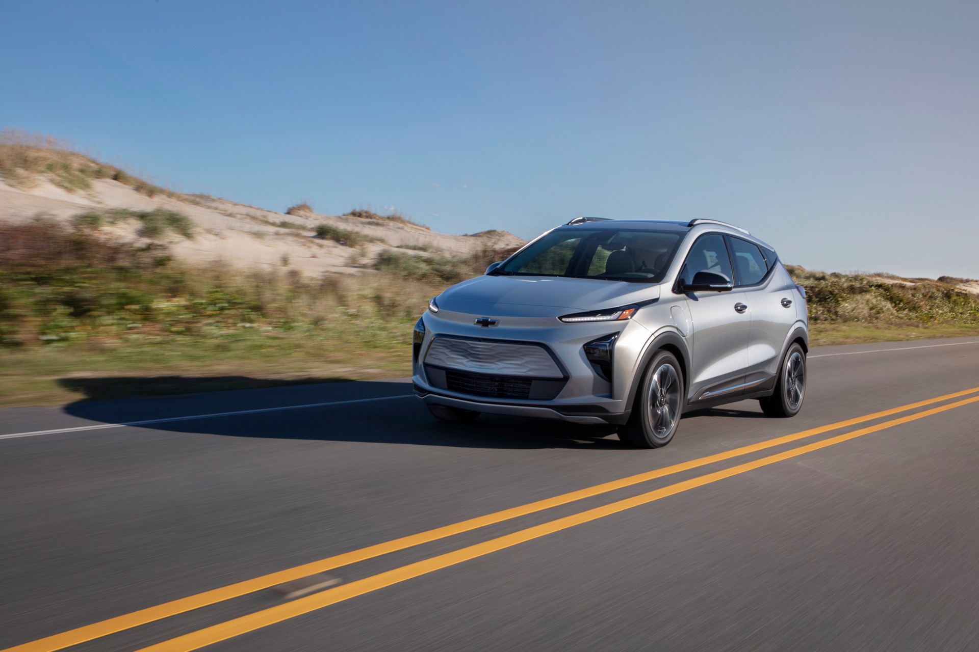 Download 2022 Chevrolet Bolt EUV - Front Three-Quarter HD Wallpaper 1920x1280 #3
