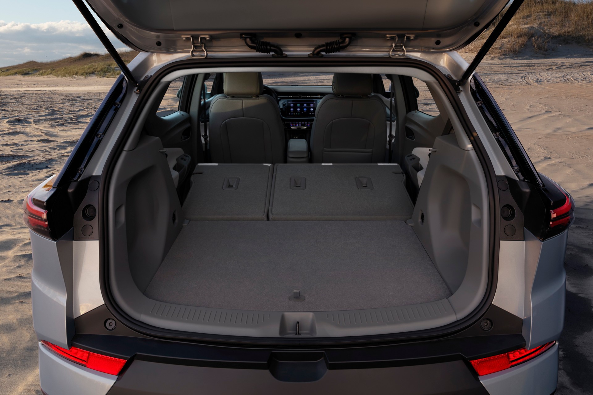 Download 2022 Chevrolet Bolt EUV - Trunk HD Wallpaper 1920x1280 #18