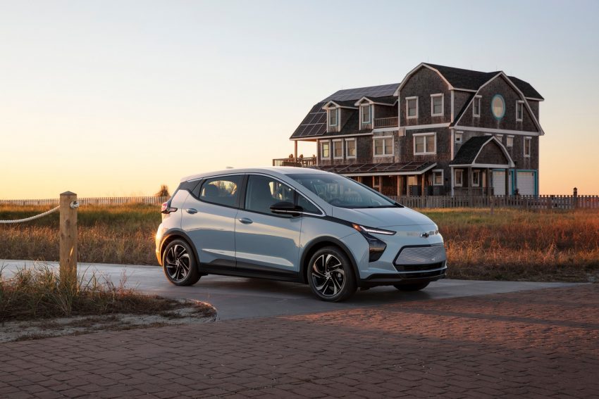 2022 Chevrolet Bolt EV - Front Three-Quarter Wallpaper 850x567 #8