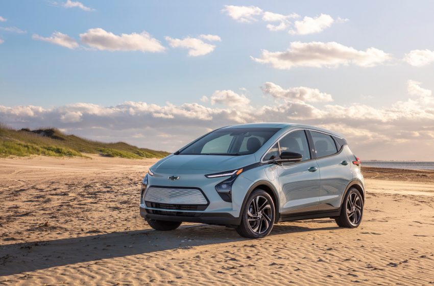 2022 Chevrolet Bolt EV - Front Three-Quarter Wallpaper 850x561 #5