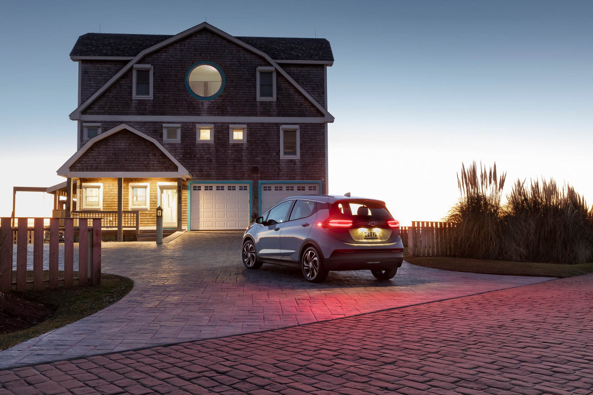 Download 2022 Chevrolet Bolt EV - Rear Three-Quarter HD Wallpaper 1920x1280 #9