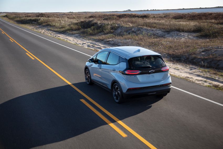 2022 Chevrolet Bolt EV - Rear Three-Quarter Wallpaper 850x567 #3