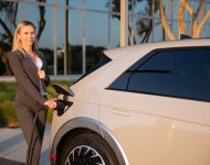 2022 Hyundai Ioniq 5 - Charging Wallpaper 190x150