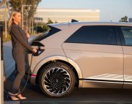 2022 Hyundai Ioniq 5 - Charging Wallpaper 190x150