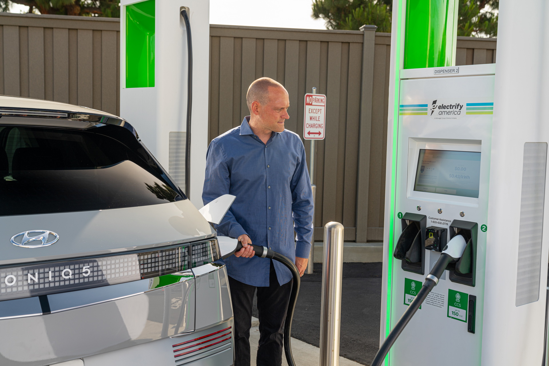 Download 2022 Hyundai Ioniq 5 - Charging HD Wallpaper 1920x1281 #143