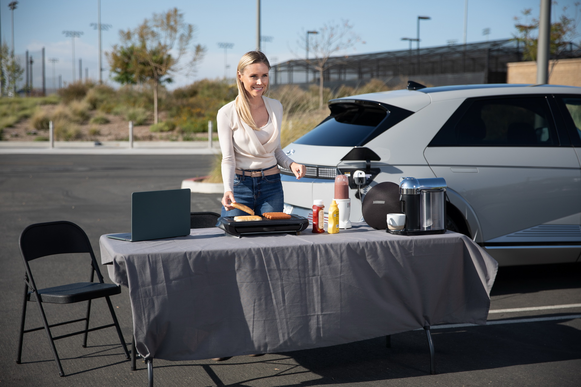 Download 2022 Hyundai Ioniq 5 - Charging HD Wallpaper 1920x1280 #148