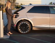 2022 Hyundai Ioniq 5 - Charging Wallpaper 190x150