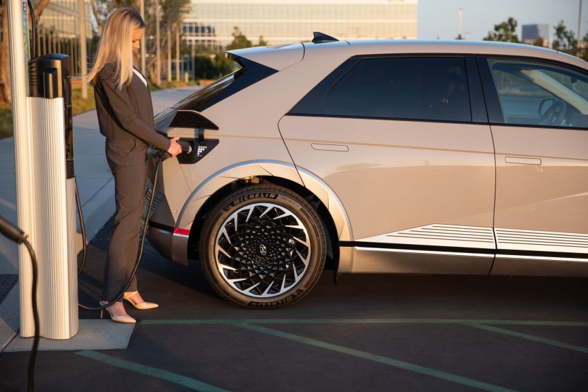 2022 Hyundai Ioniq 5 - Charging HD Wallpapers 850x567 #155 2022 Hyundai Ioniq 5 - Charging Wallpaper 850x567 #155