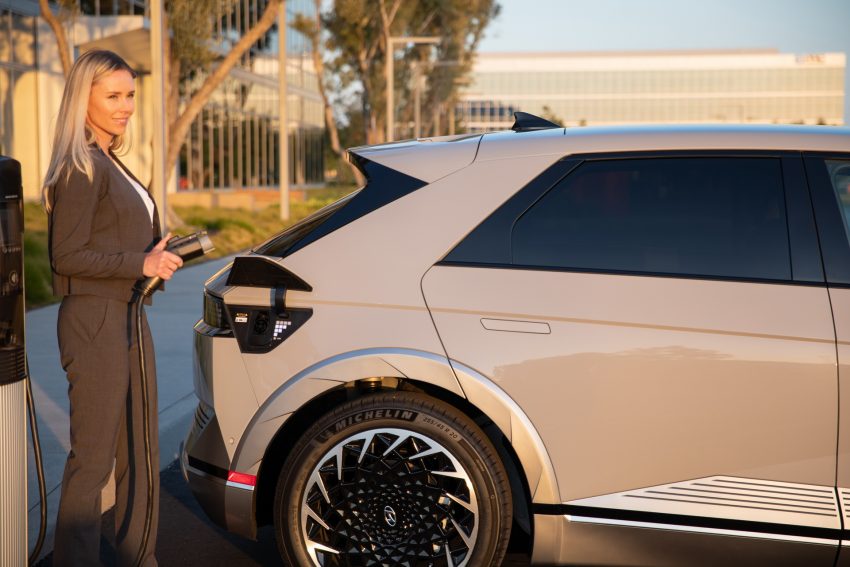 2022 Hyundai Ioniq 5 - Charging HD Wallpapers 850x567 #157 2022 Hyundai Ioniq 5 - Charging Wallpaper 850x567 #157