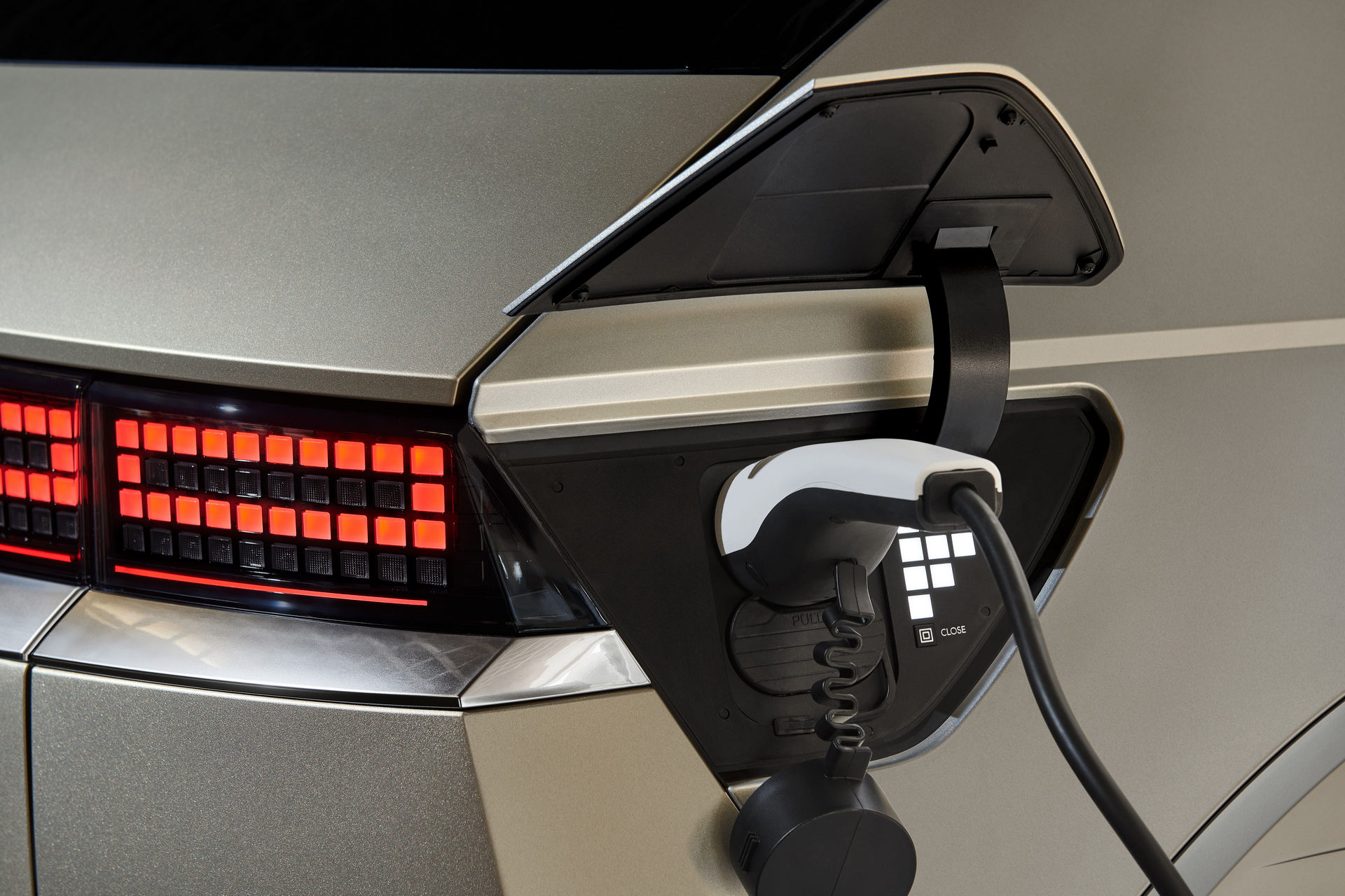 Download 2022 Hyundai Ioniq 5 - Charging HD Wallpaper 1920x1280 #36