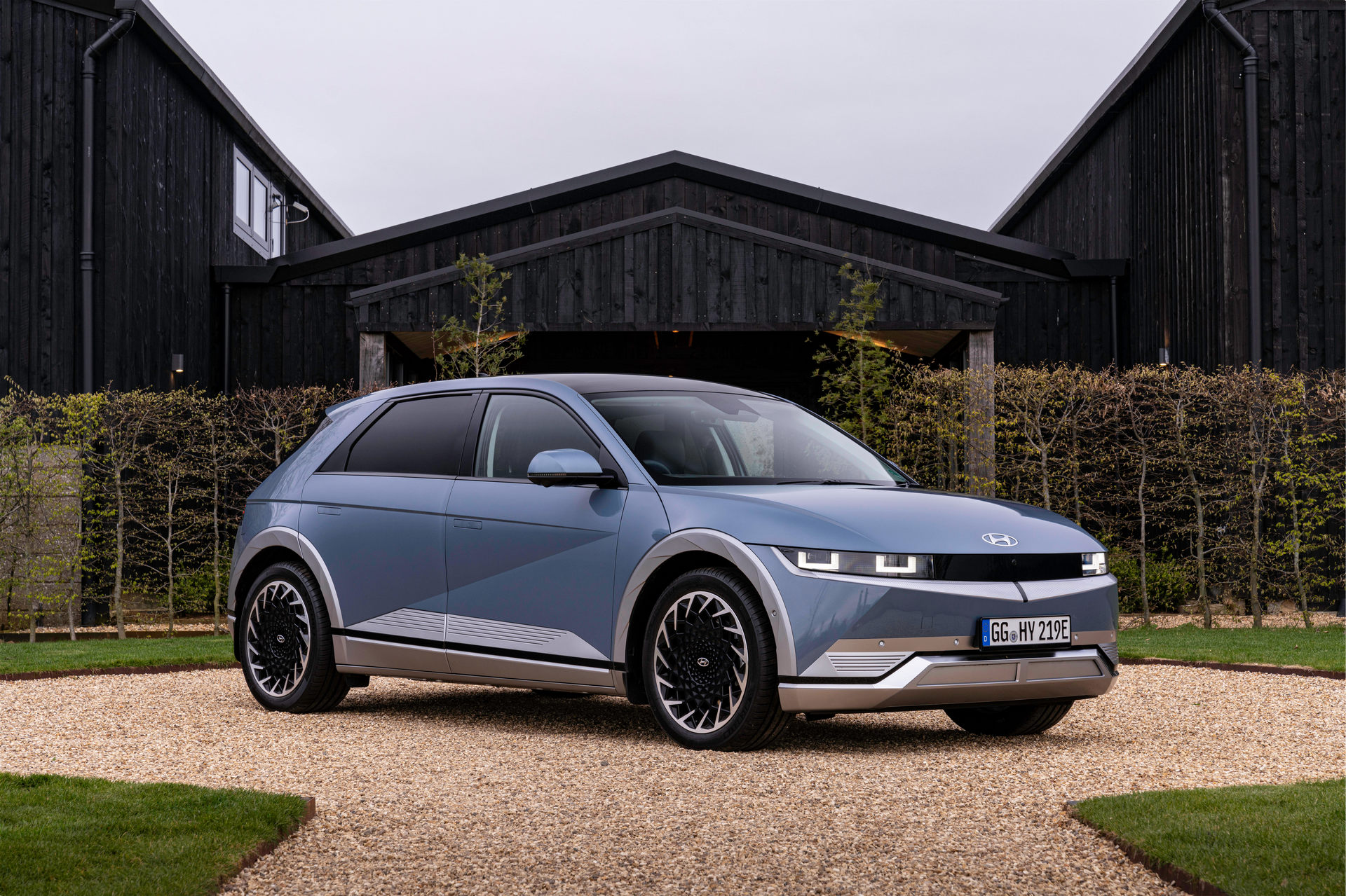 Download 2022 Hyundai Ioniq 5 - Front Three-Quarter HD Wallpaper 1920x1279 #12