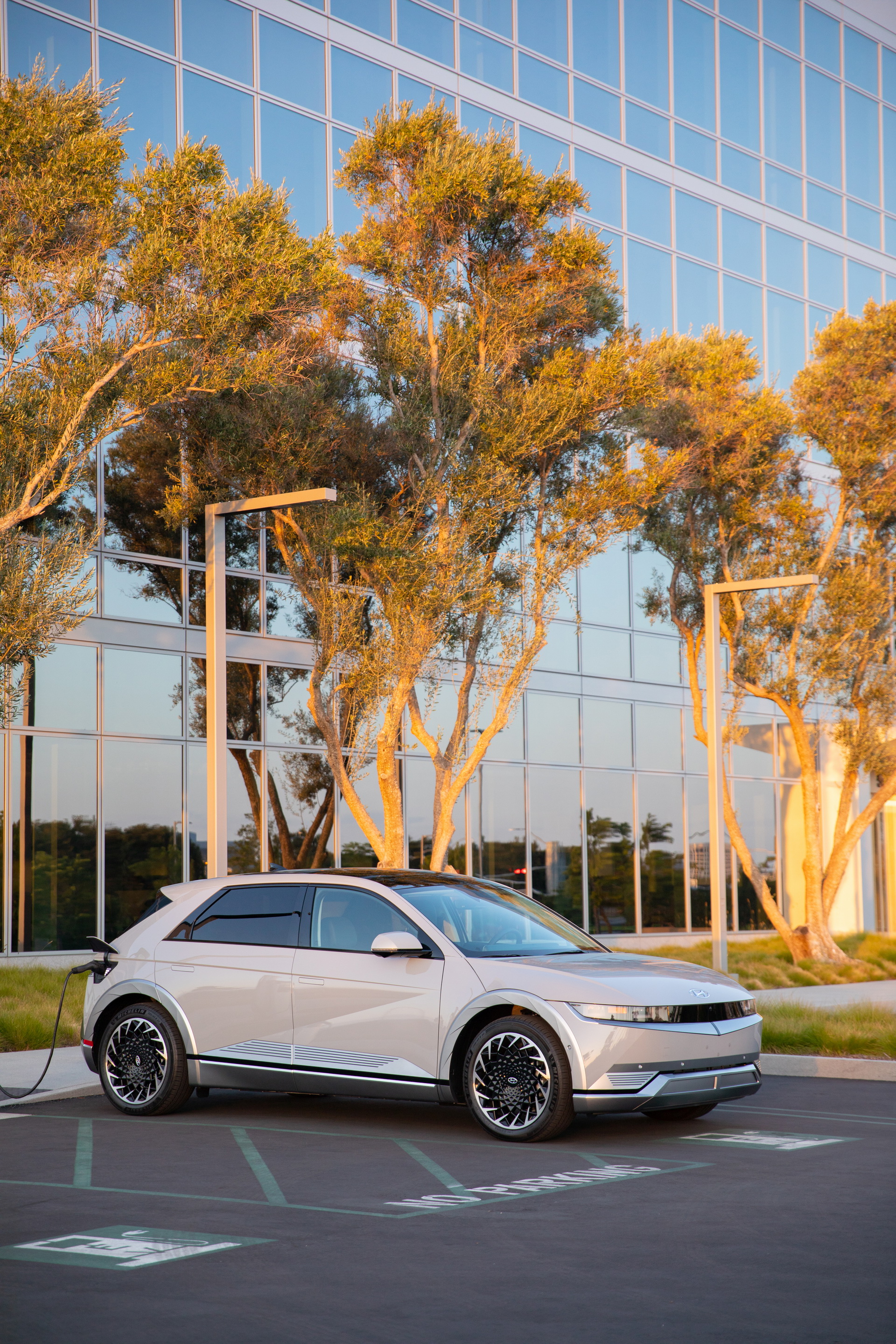 Download 2022 Hyundai Ioniq 5 - Front Three-Quarter HD Phone Wallpaper 1920x2880 #116