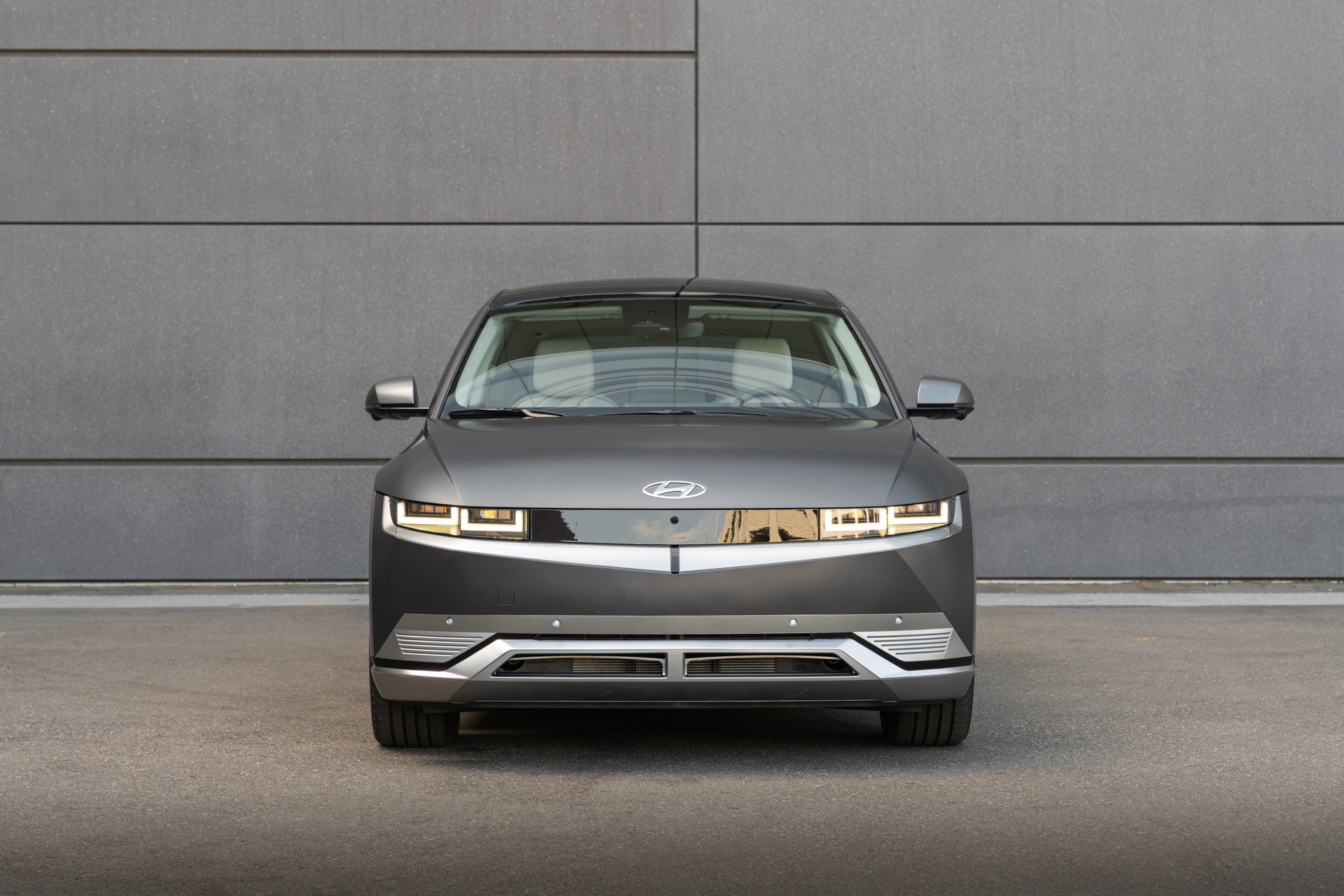 Download 2022 Hyundai Ioniq 5 - Front HD Wallpaper 1920x1281 #106