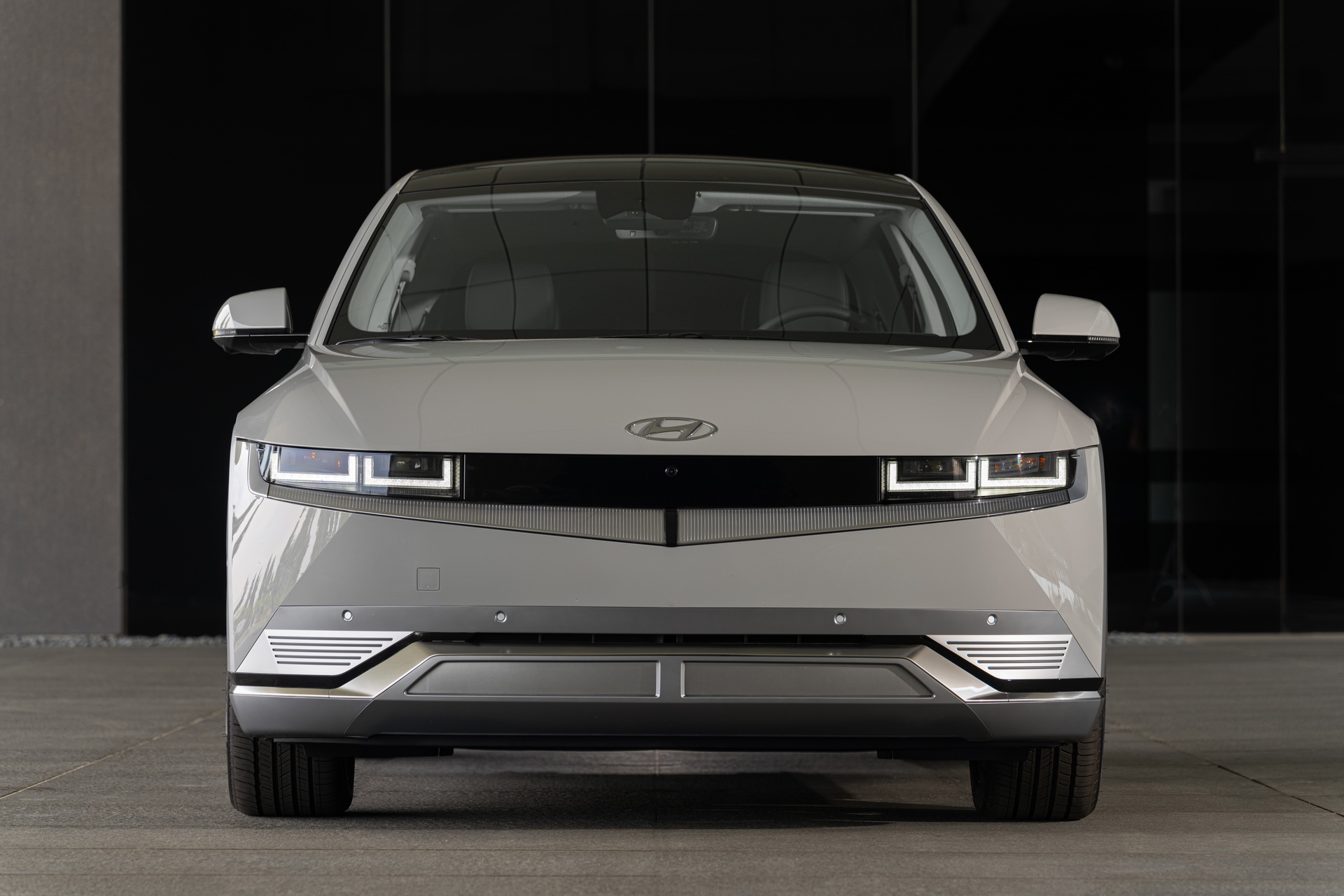 Download 2022 Hyundai Ioniq 5 - Front HD Wallpaper 1920x1281 #89