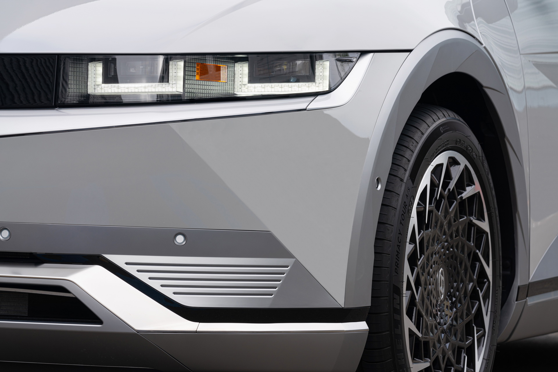 Download 2022 Hyundai Ioniq 5 - Headlight HD Wallpaper 1920x1281 #138