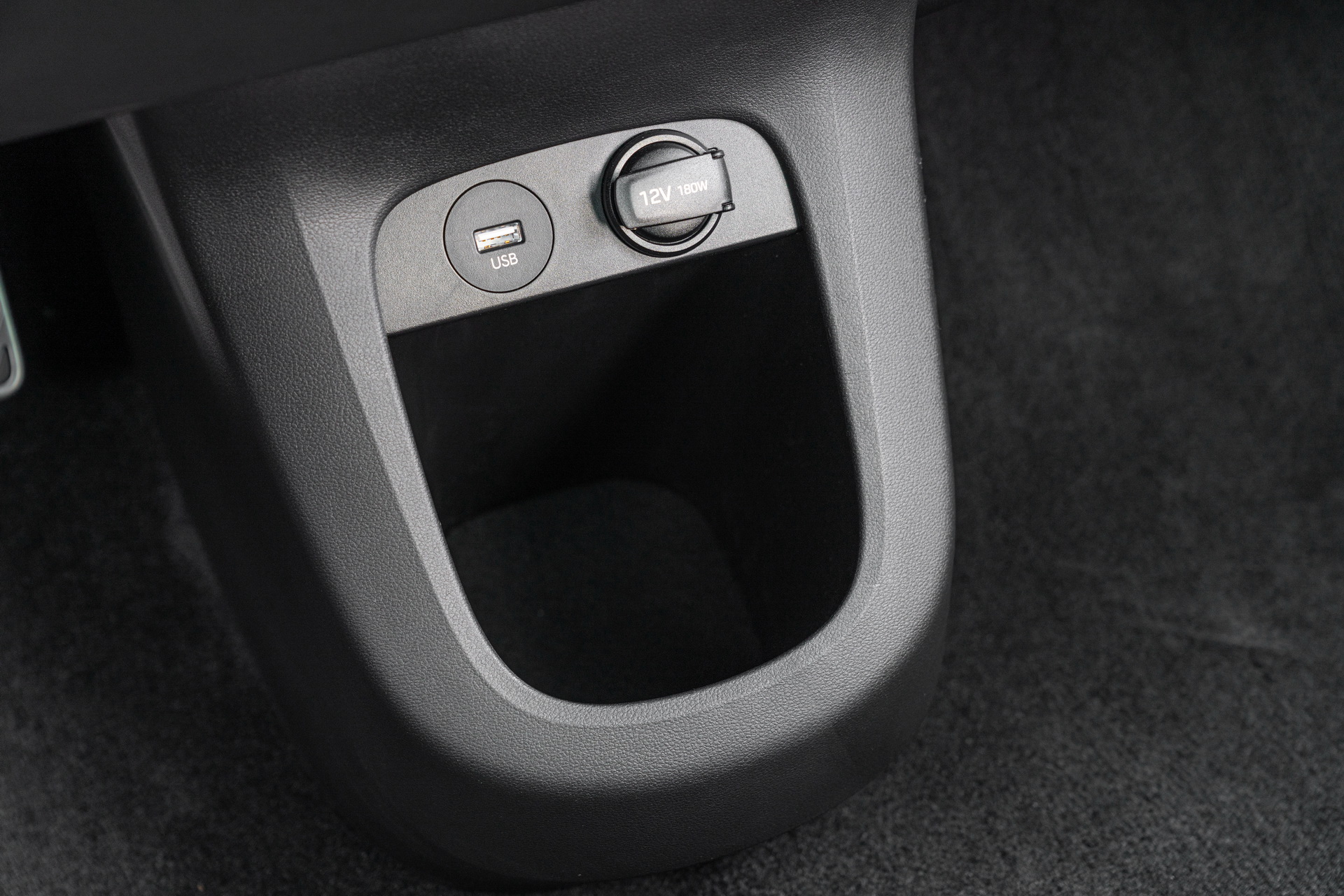 Download 2022 Hyundai Ioniq 5 - Interior, Detail HD Wallpaper 1920x1281 #200