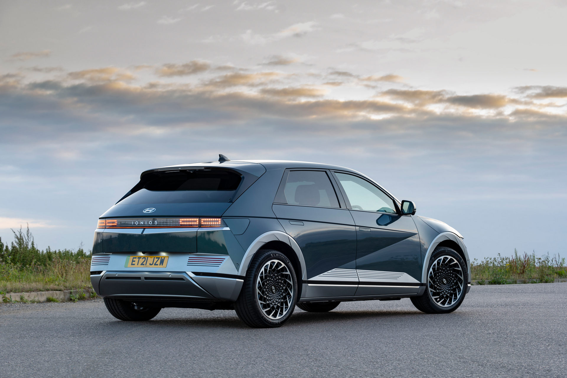 Download 2022 Hyundai Ioniq 5 - Rear Three-Quarter HD Wallpaper 1920x1280 #9