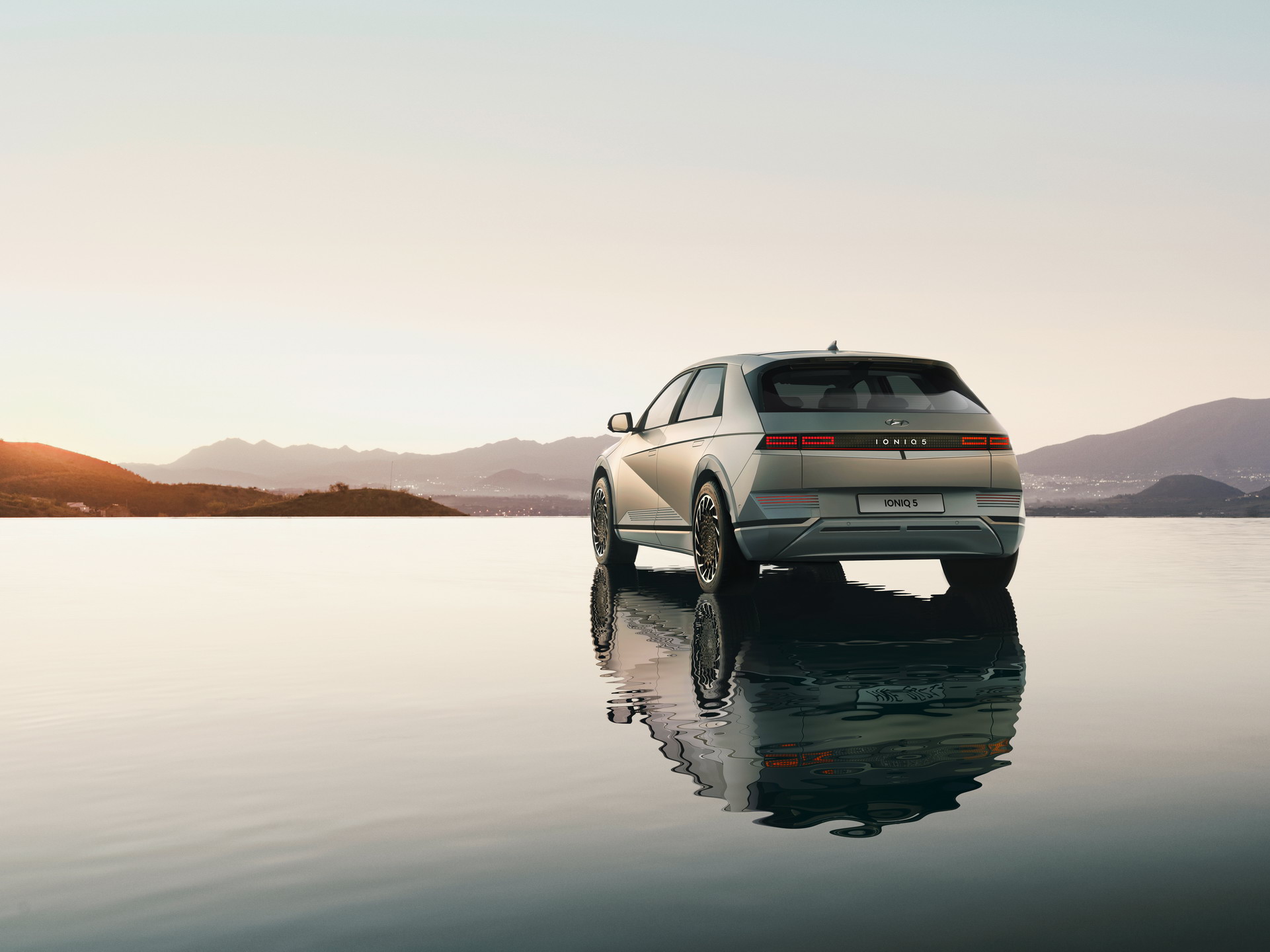 Download 2022 Hyundai Ioniq 5 - Rear HD Wallpaper 1921x1440 #246