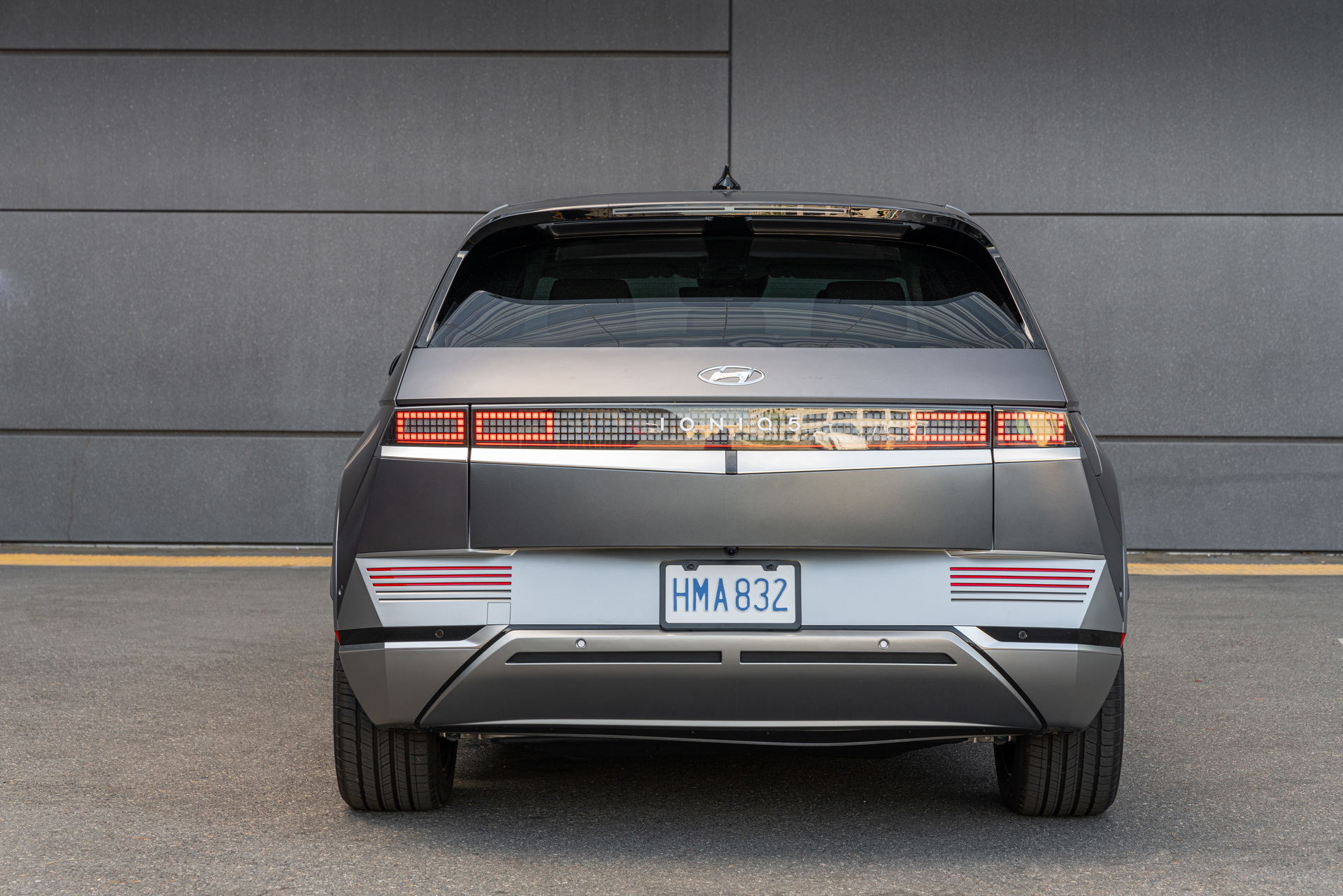 Download 2022 Hyundai Ioniq 5 - Rear HD Wallpaper 1920x1281 #110