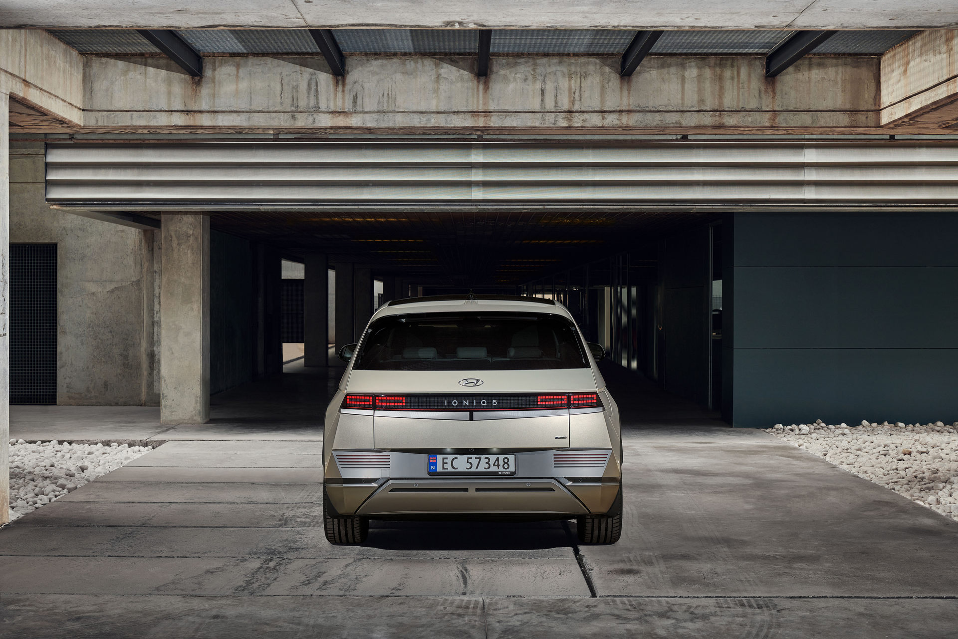 Download 2022 Hyundai Ioniq 5 - Rear HD Wallpaper 1920x1280 #31