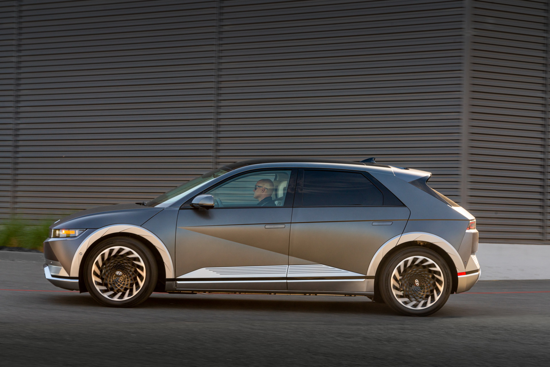 Download 2022 Hyundai Ioniq 5 - Side HD Wallpaper 1920x1281 #111