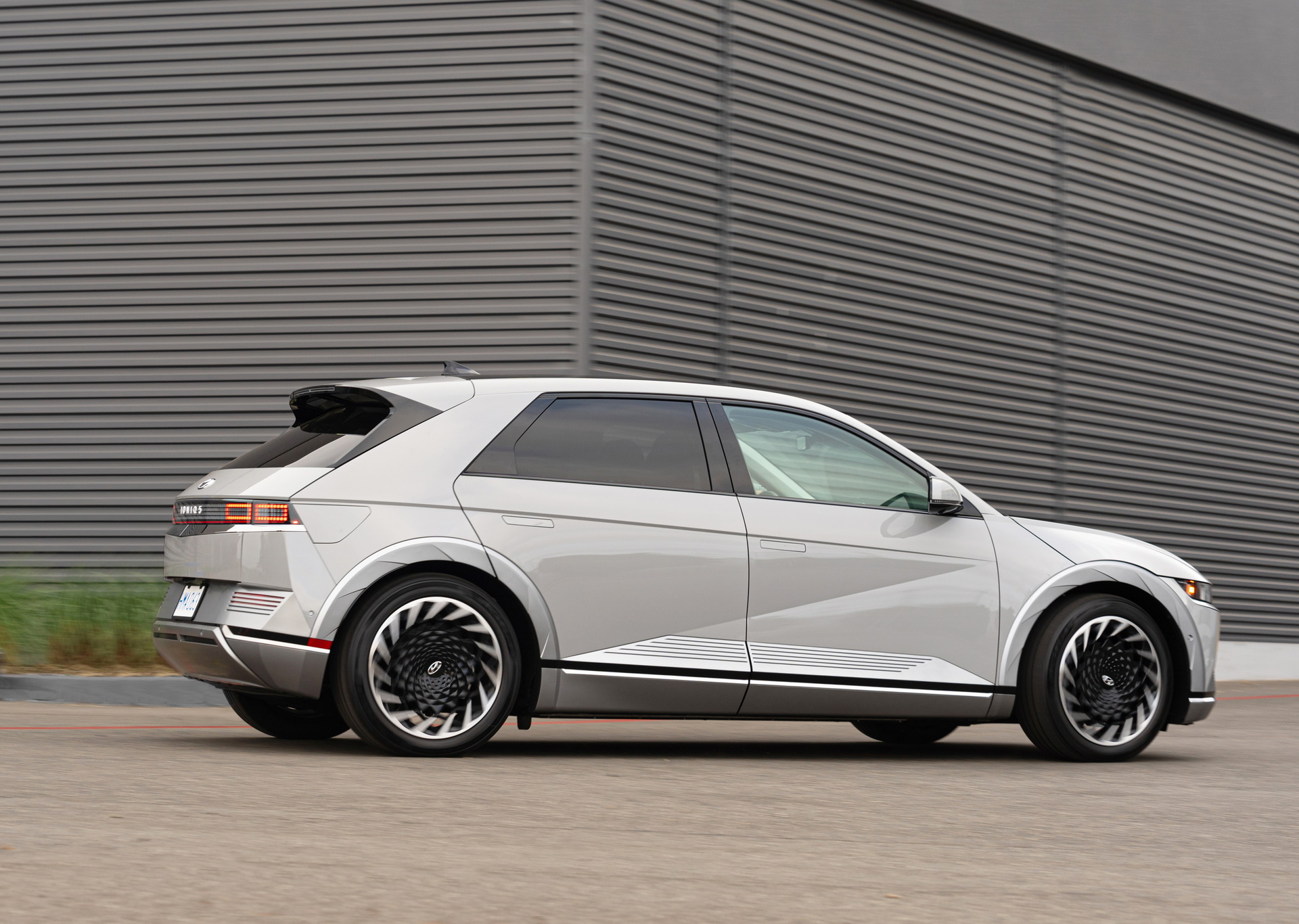 Download 2022 Hyundai Ioniq 5 - Side HD Wallpaper 1920x1366 #75