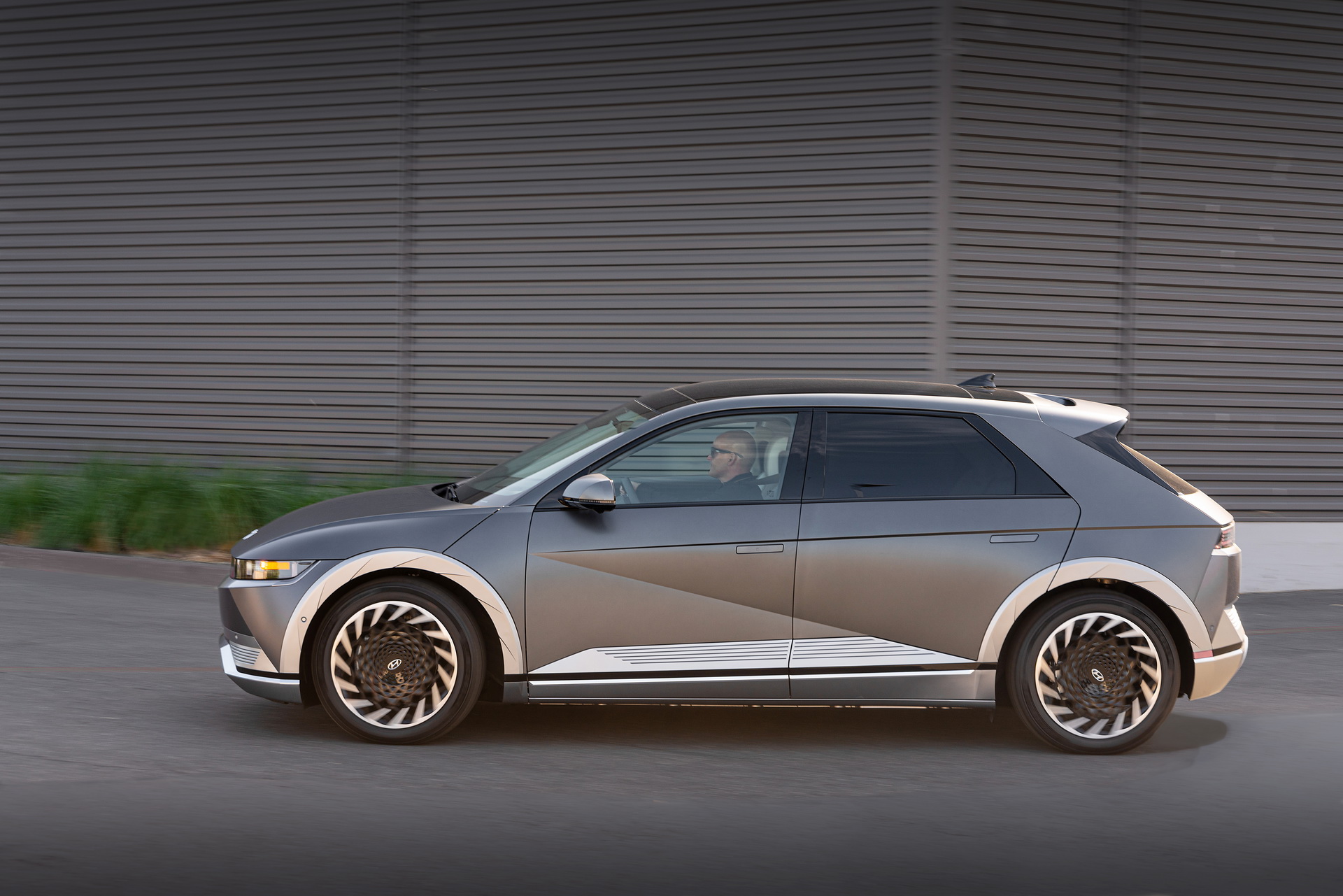 Download 2022 Hyundai Ioniq 5 - Side HD Wallpaper 1920x1281 #113