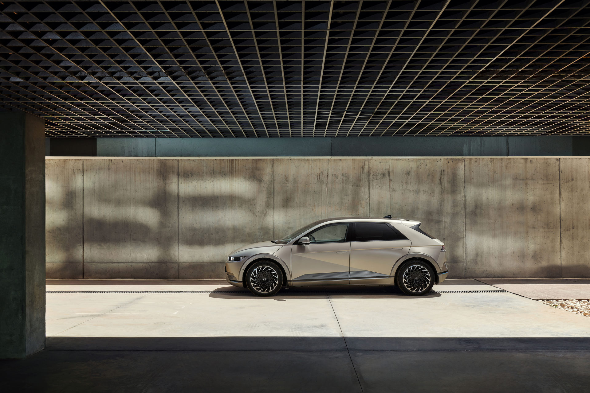 Download 2022 Hyundai Ioniq 5 - Side HD Wallpaper 1920x1280 #32