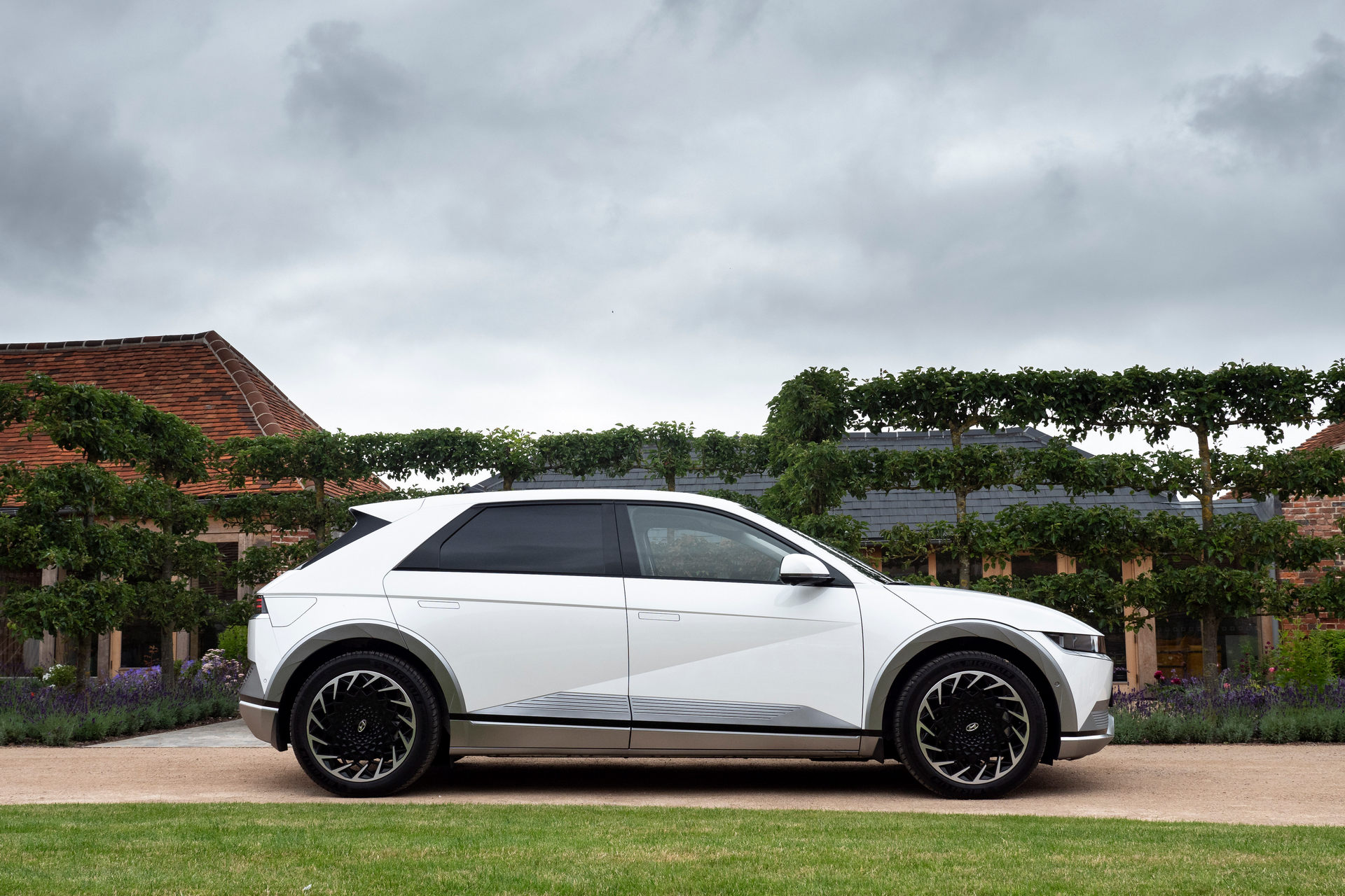 Download 2022 Hyundai Ioniq 5 - Side HD Wallpaper 1920x1280 #26