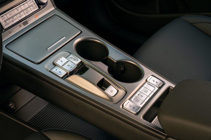 2022 Hyundai Kona Electric - Central Console Wallpaper 850x567 #15